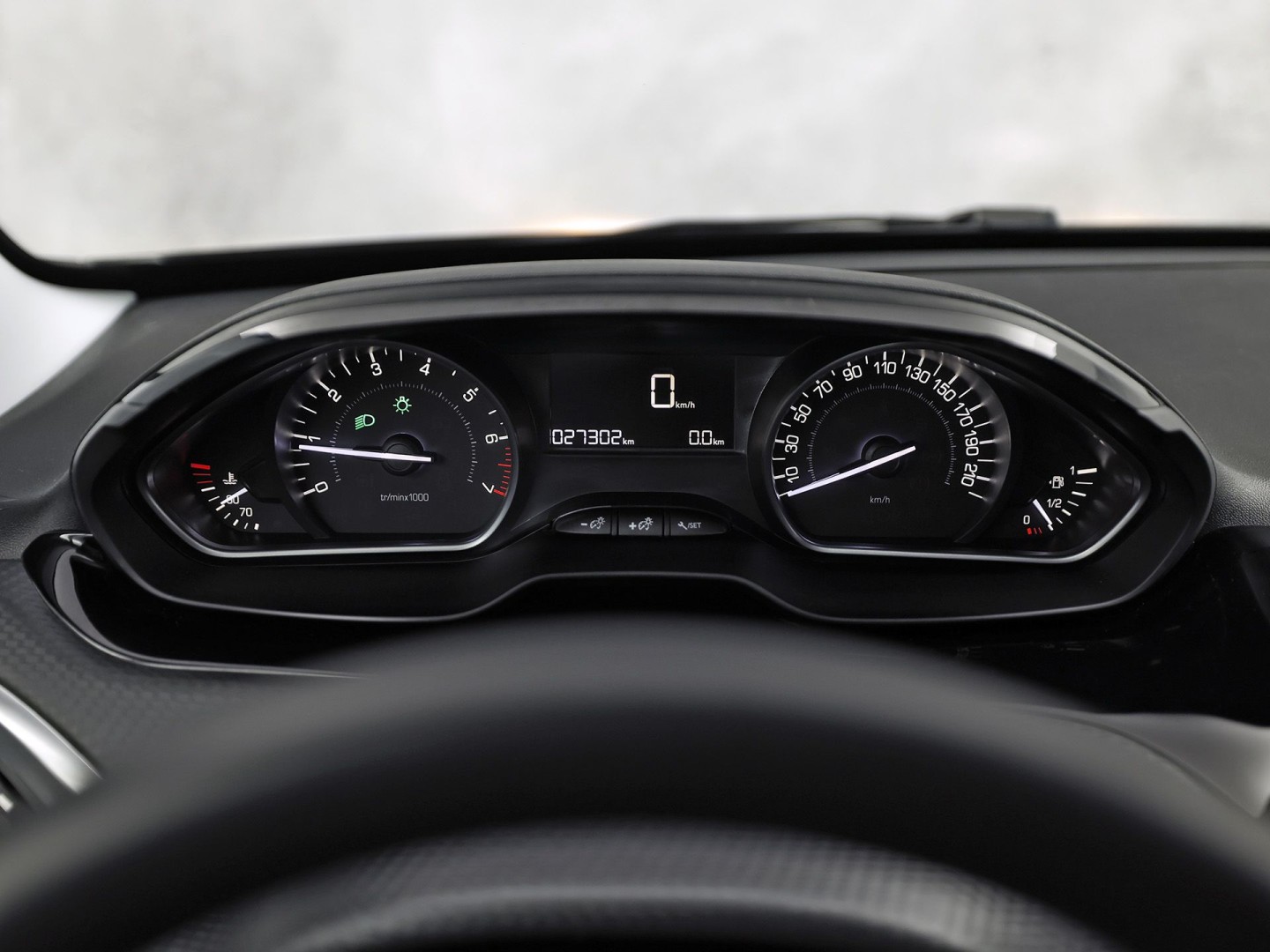 Peugeot 208 1.2 PureTech Signature (APPLE CARPLAY, LOGISCH NAP, NAVIGATIE, GETINT GLAS, SPORTSTOELEN, PARKEERSENSOREN, LM VELGEN, CRUISE, NIEUWSTAAT)