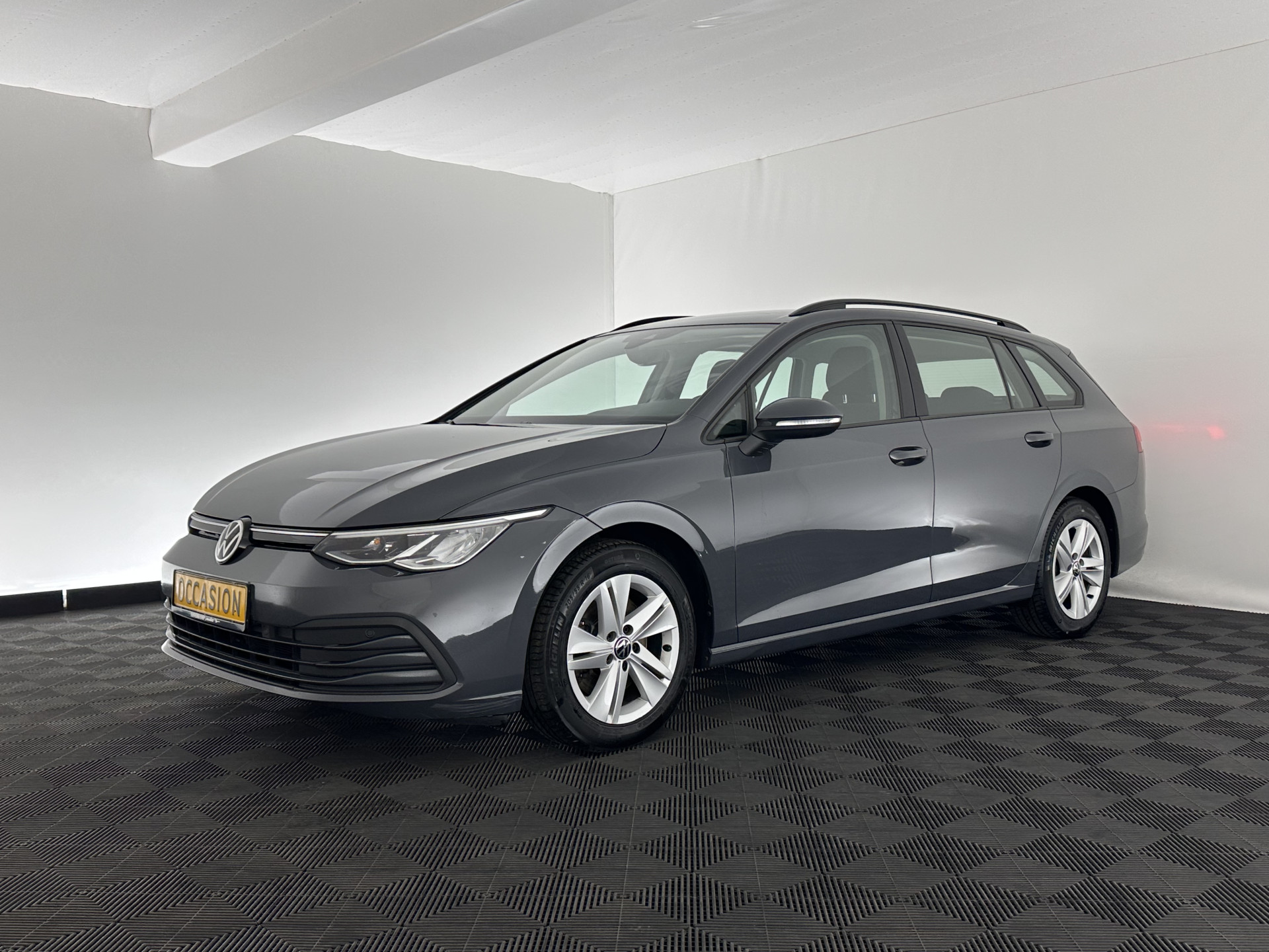Volkswagen Golf Variant 2.0 TDI Life Business (INCL-BTW)  *FULL-LED | DIGI-COCKPIT | NAVI-FULLMAP | HEATED-COMFORTSEATS | KEYLESS | DAB+ | CARPLAY | ECC | AMBIENT-LIGHT | PDC | 16''ALU*