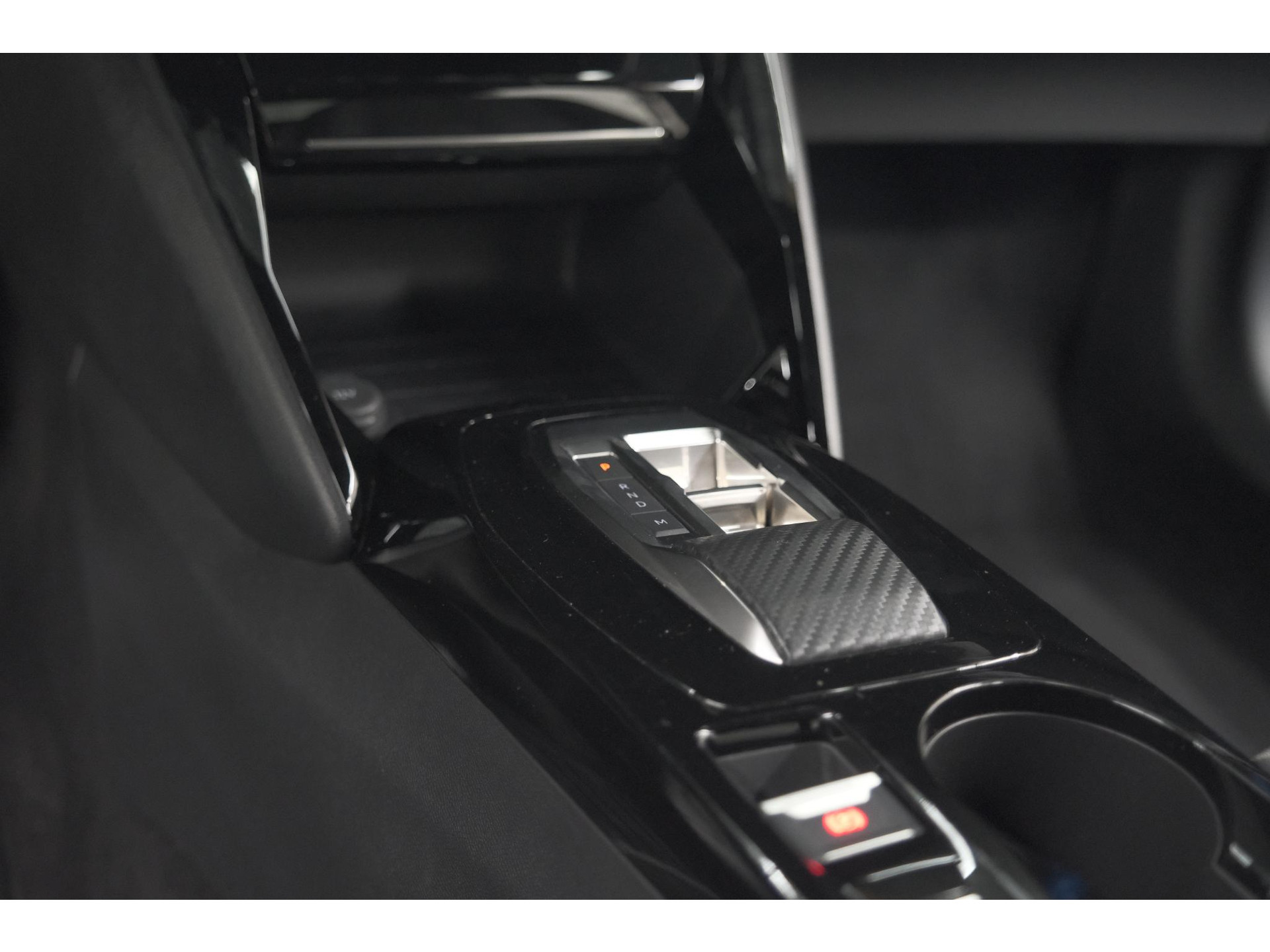 Peugeot 2008 PureTech 130 EAT8 Blue Lease Allure | Camera | Navigatie | Parkeersensoren | Apple Carplay