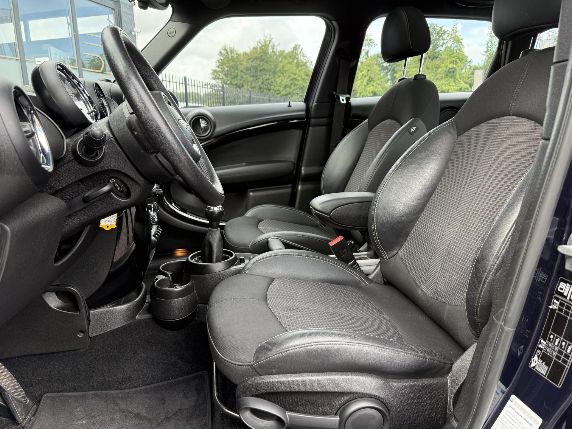 MINI Countryman 1.6 One Business Line Carplay,Pano,Navi,Pdc,Airco,Cruise,Lm velgen,6 Bak,98pk,Apk tot 03-2027