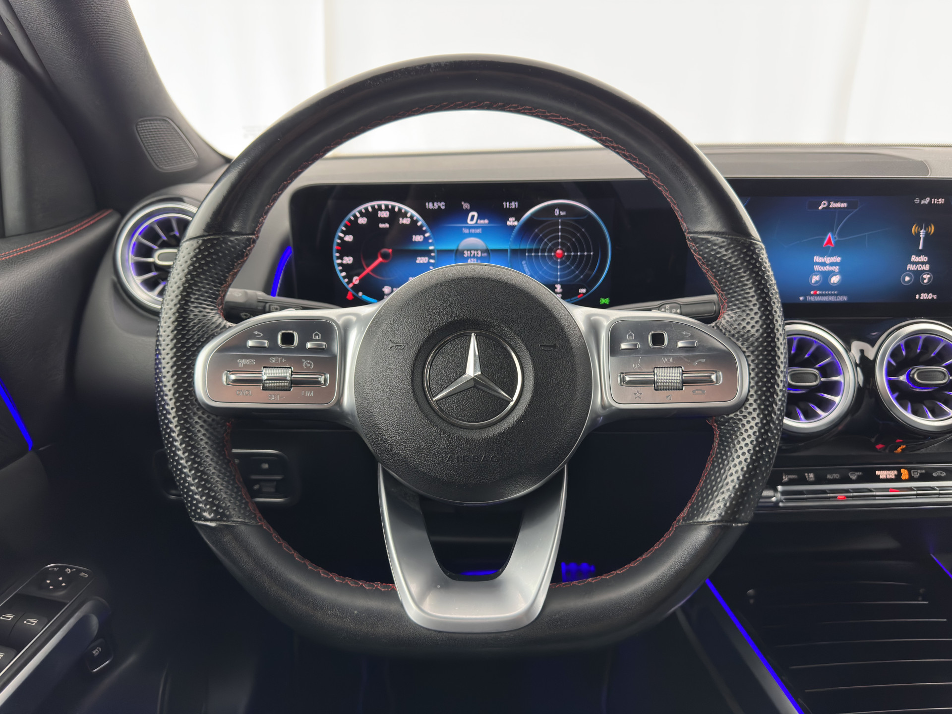 Mercedes-Benz GLB 200 d ( VAN ) Premium AMG-Sport-Pack Aut. *LEATHER-MICROFIBRE | FULL-LED | AMBIENT-LIGHT | WIDE-SCREEN-DIGICOCKPIT | HEATED-SPORTSEATS | KEYLESS | NAVI-FULLMAP | DAB+ | ECC | PDC | CRUISE | 19''ALU*