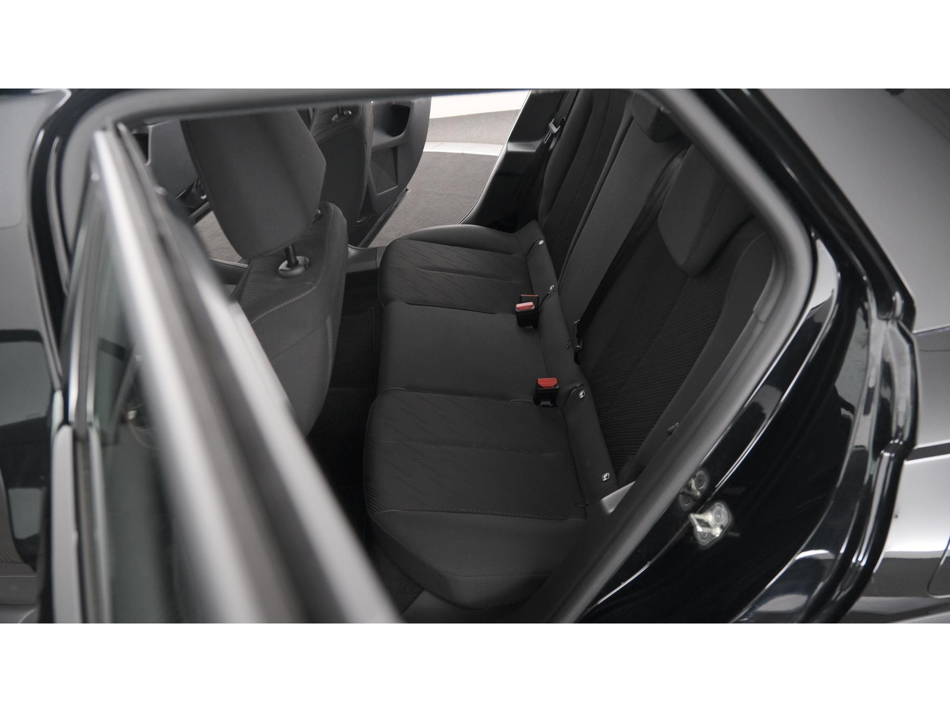 DS 3 Crossback PureTech 100 Montmartre | Parkeersensoren | Apple Carplay | Allseason Banden | Navigatie | Climate Control