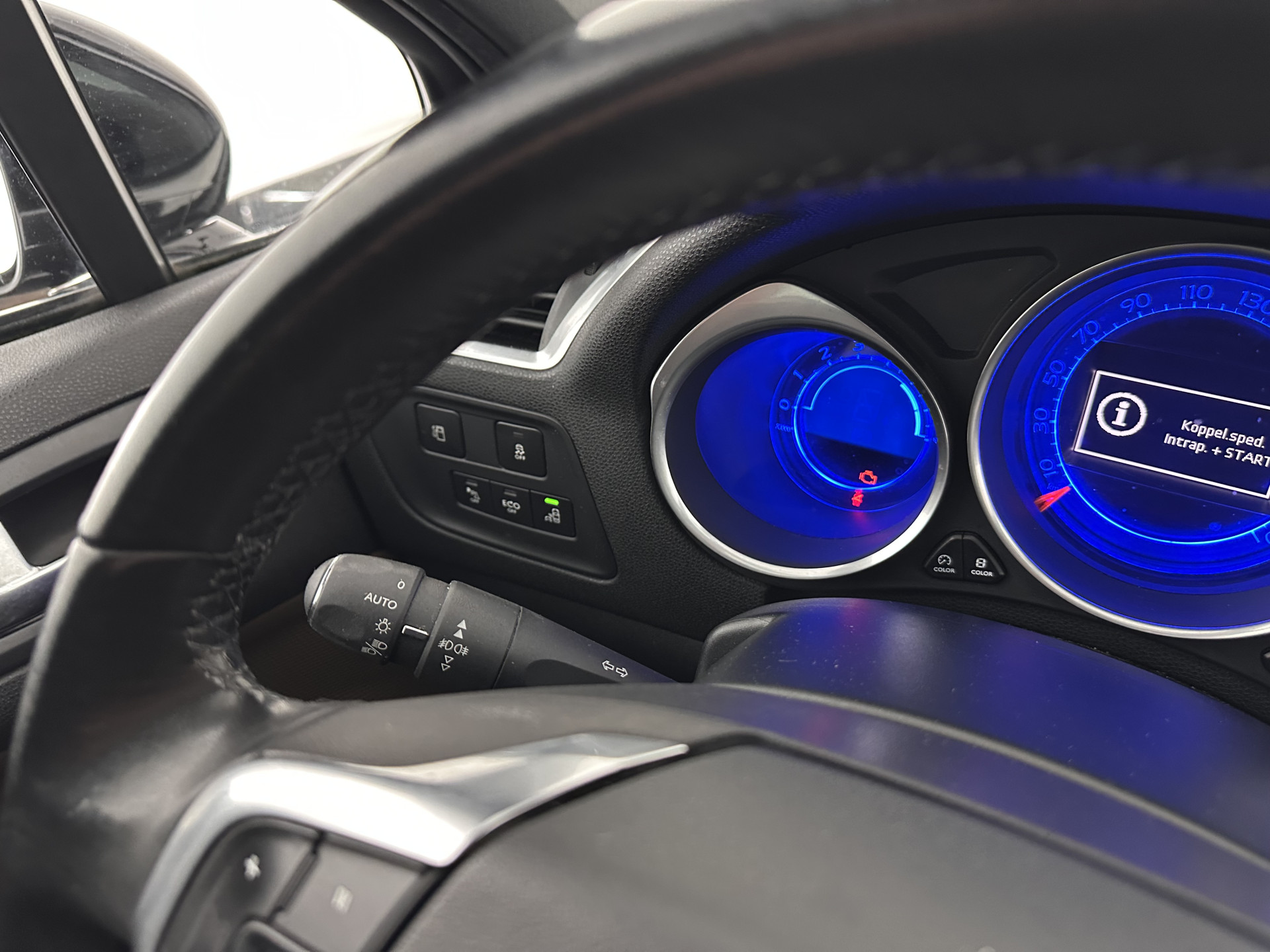 DS 4 1.6 BlueHDi Chic *PANO-WINDOW | FULL-LED | LEATHER-ALCANTARA | HEATED-COMFORTSEATS | NAVI-FULLMAP | DAB | CAMERA | PRIVACYGLASS | ECC | PDC | CRUISE | KEYLESS | TOWBAR | 16''ALU*