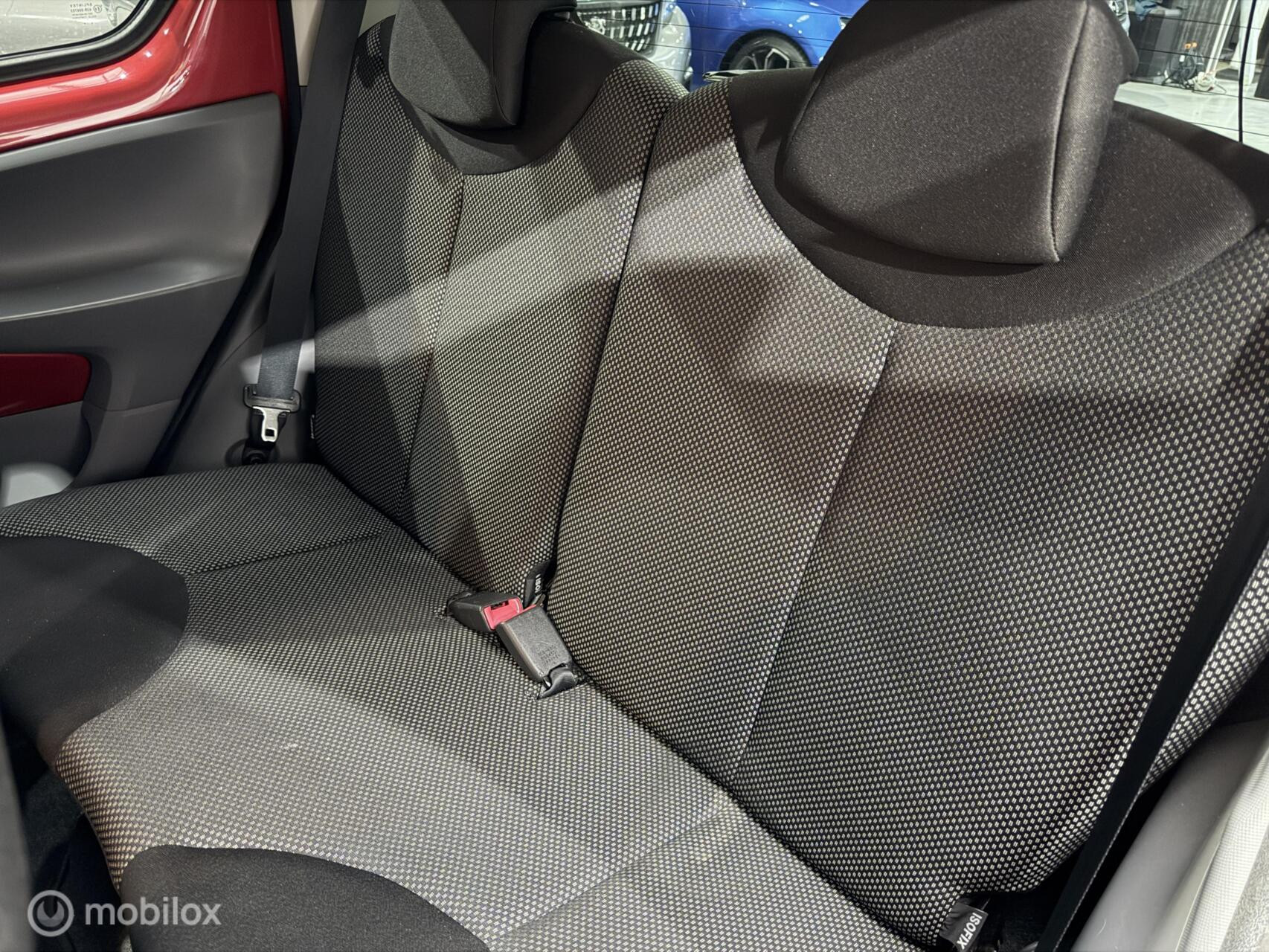 Toyota Aygo 1.0-12v Aspiration Red Navigator|Automaat|NAP|Navi