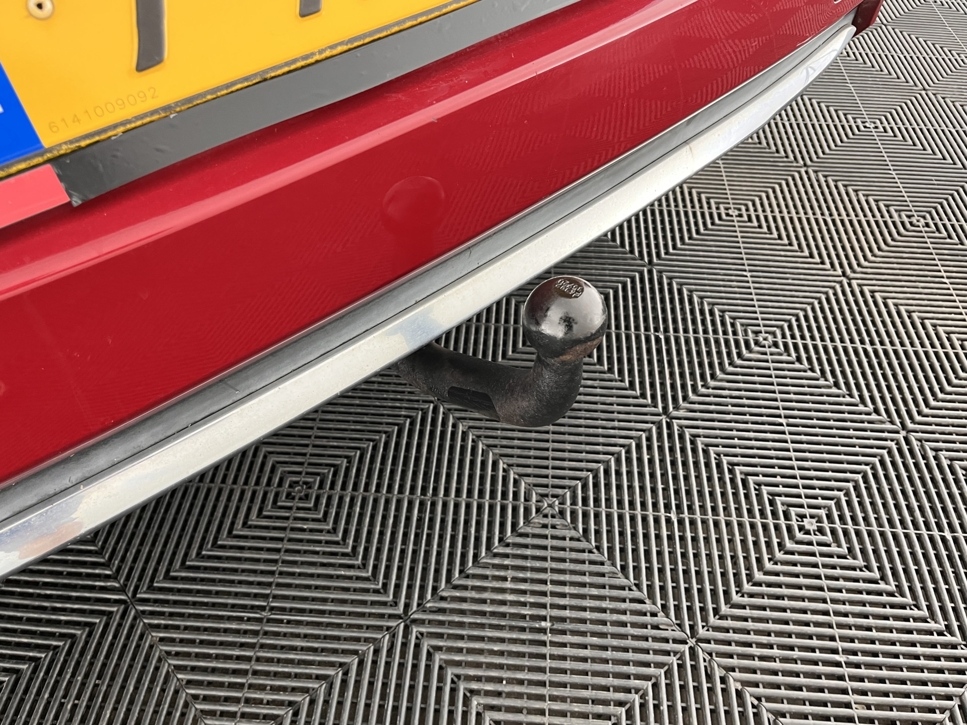 Citroën C4 1.6 e-HDi Ligne Business *PANO | NAVI-FULLMAP | COMFORT-SEATS | ECC | PDC | CRUISE | TOWBAR | 16"ALU*