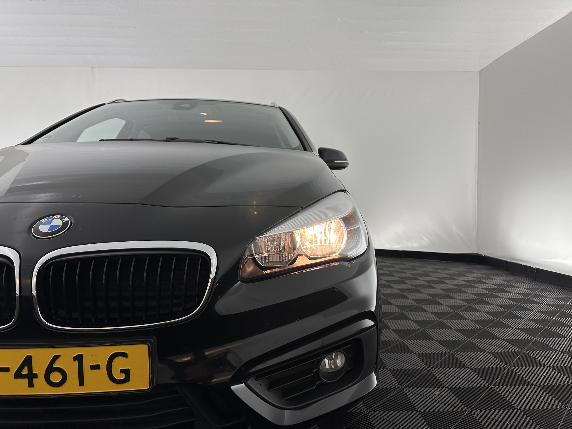 BMW 2-serie Active Tourer 218d Essential *NAVI-FULLMAP | COMFORTSEATS | PRIVACY-GLASS | ECC | PDC | CRUISE | TOWBAR | 17''ALU *