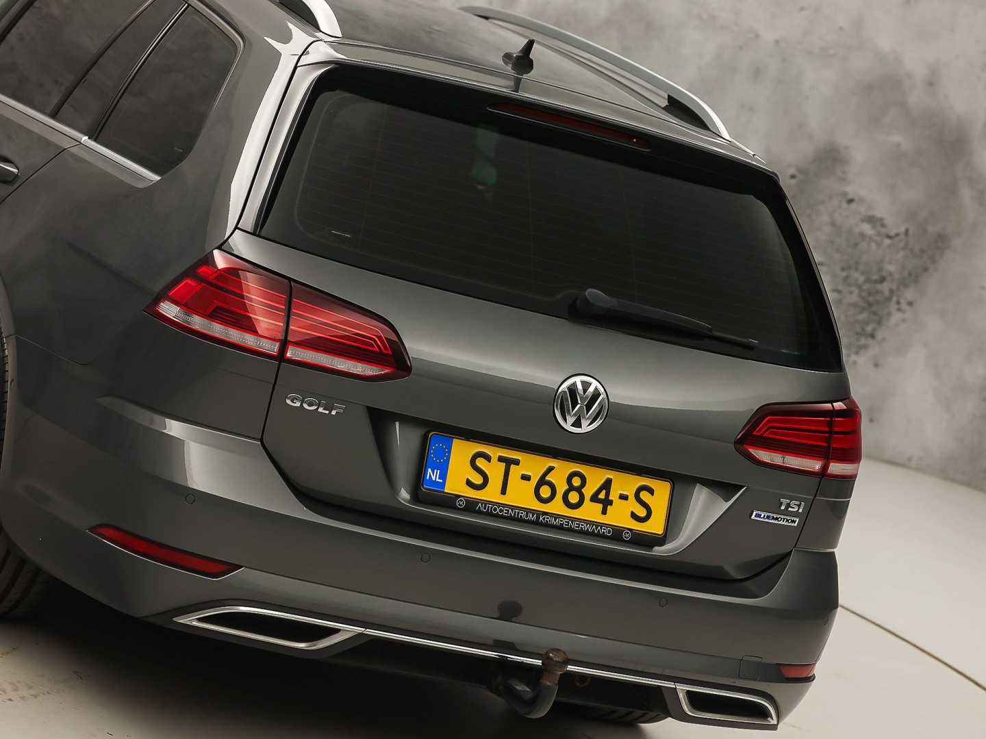Volkswagen Golf Variant 1.5 TSI Highline 150Pk Automaat (VIRTUAL COCKPIT, APPLE CARPLAY, ALCANTARA, CAMERA, TREKHAAK, SPORTSTOELEN, GETINT GLAS, ADAPTIVE CRUISE, TREKHAAK, NIEUWSTAAT)