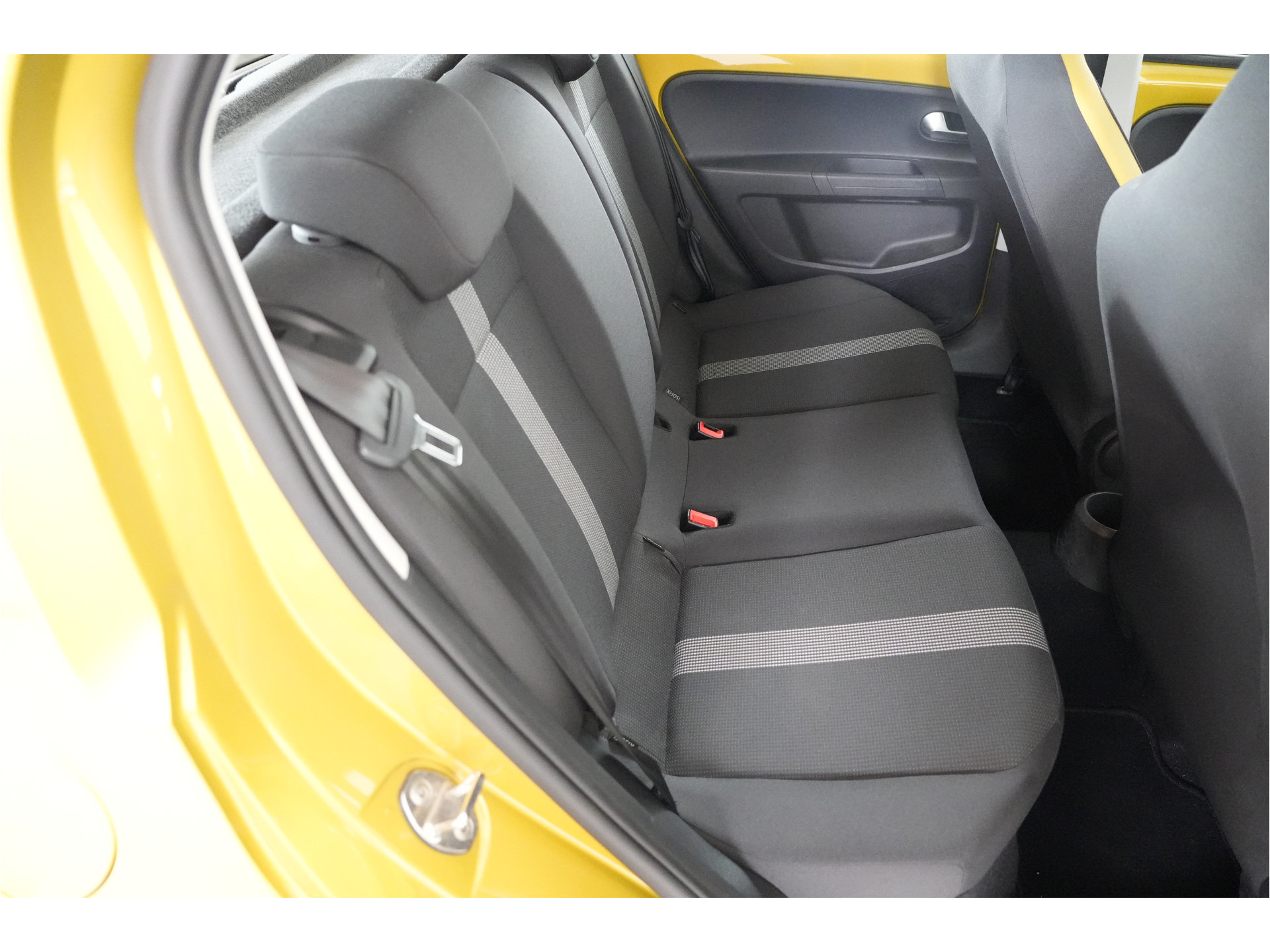 Volkswagen Up! 1.0 EcoFuel move up! | 5 drs. | Aardgas | Cruise | Stl. verw. | PDC | Climate | Lichtautomaat |