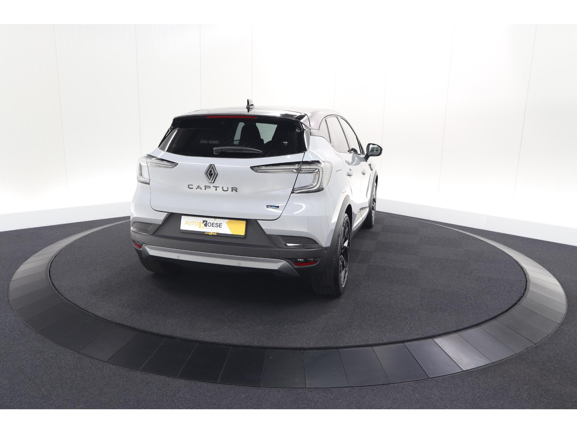 Renault Captur 1.8 E-Tech full hybrid 160 esprit Alpine | 360 Camera | Adaptieve Cruise Control | Dodehoekdetectie | Stuurwielverwarming