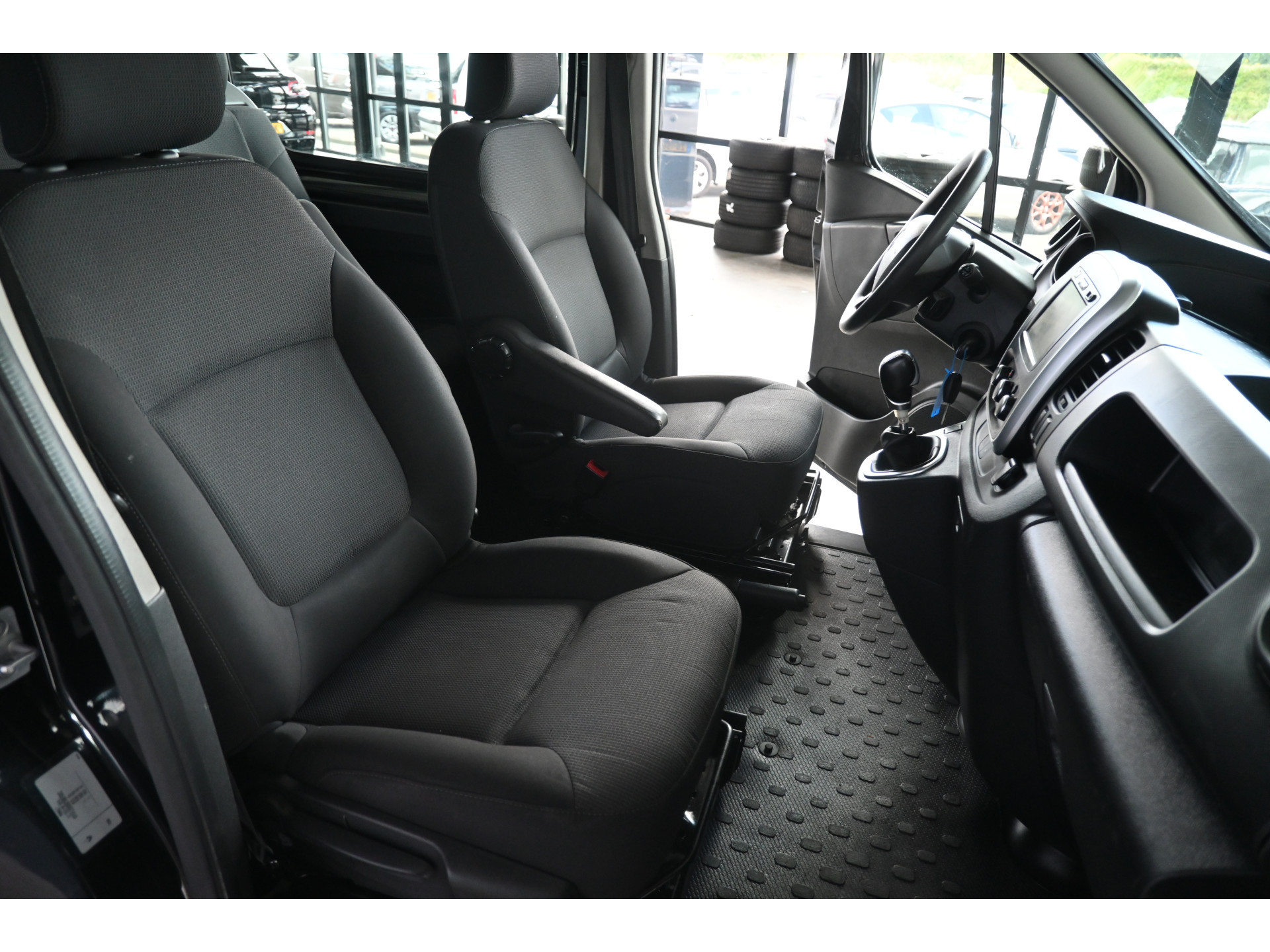 Renault Trafic 2.0 dCi Automaat 145 T29 L2H1 DC Comfort Airco Navigatie LED 1e Eigenaar Rijklaarprijs! Inruil Mogelijk!