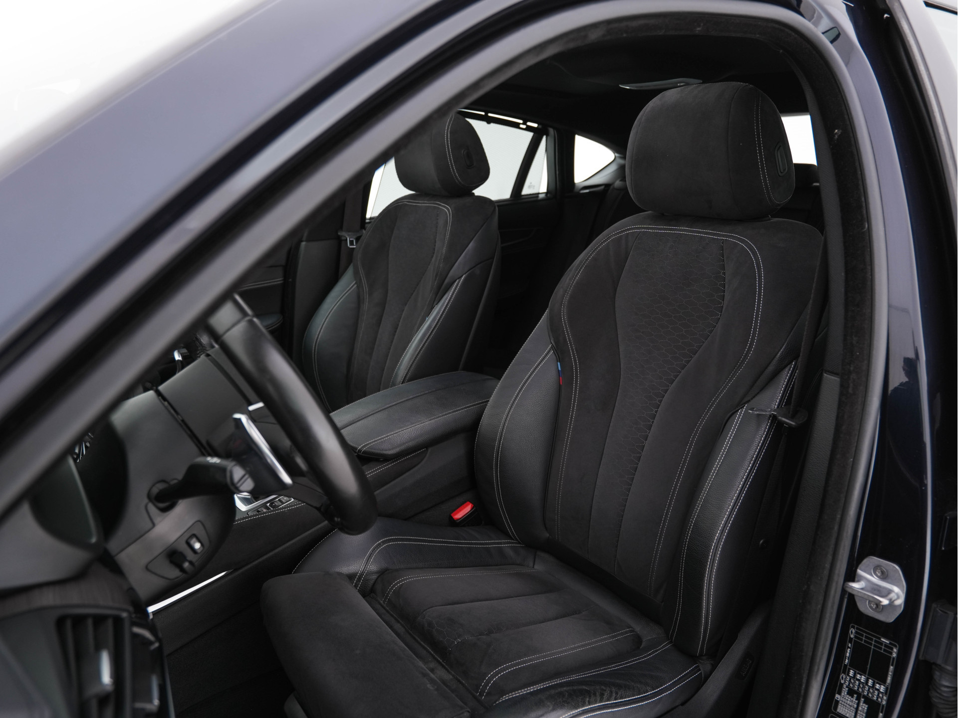 BMW X6 xDrive30d High Executive Design-Edition-Extravagance Aut. *PANO | LEATHER-ALCANTARA | FULL-LED | MEMORY-PACK | HEAD-UP | HIFI-SOUND | KEYLESS | DAB+ | BLIND-SPOT | CAMERA | HEATED-SPORTSEATS | SHIFTPADDLES | SOFTCLOSE | TOWBAR | 20''ALU*