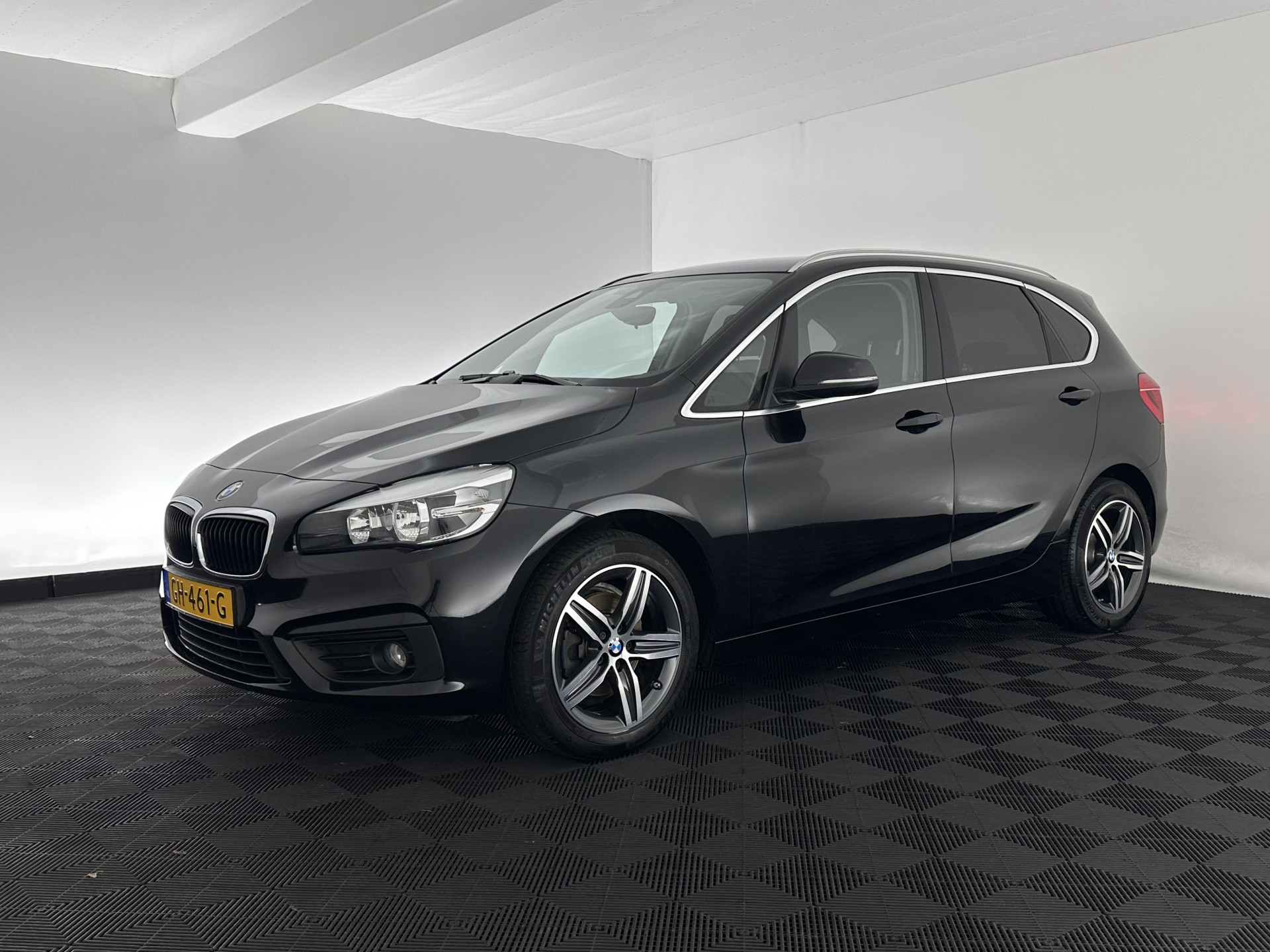 BMW 2-serie Active Tourer 218d Essential *NAVI-FULLMAP | COMFORTSEATS | PRIVACY-GLASS | ECC | PDC | CRUISE | TOWBAR | 17''ALU *