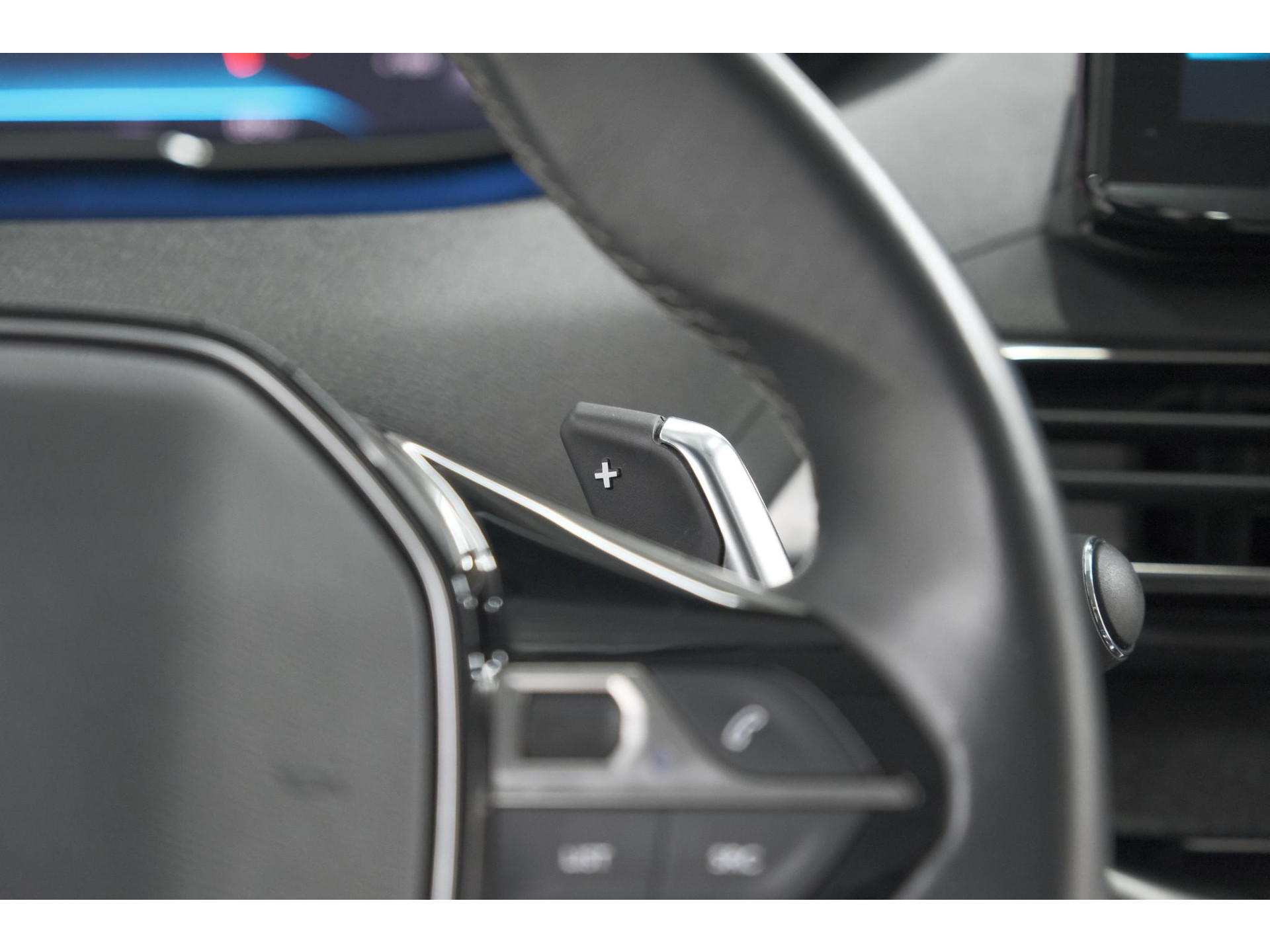 Peugeot 3008 PureTech 130 EAT8 Allure | Camera | Adaptieve Cruise Control | Elektrische Kofferklep