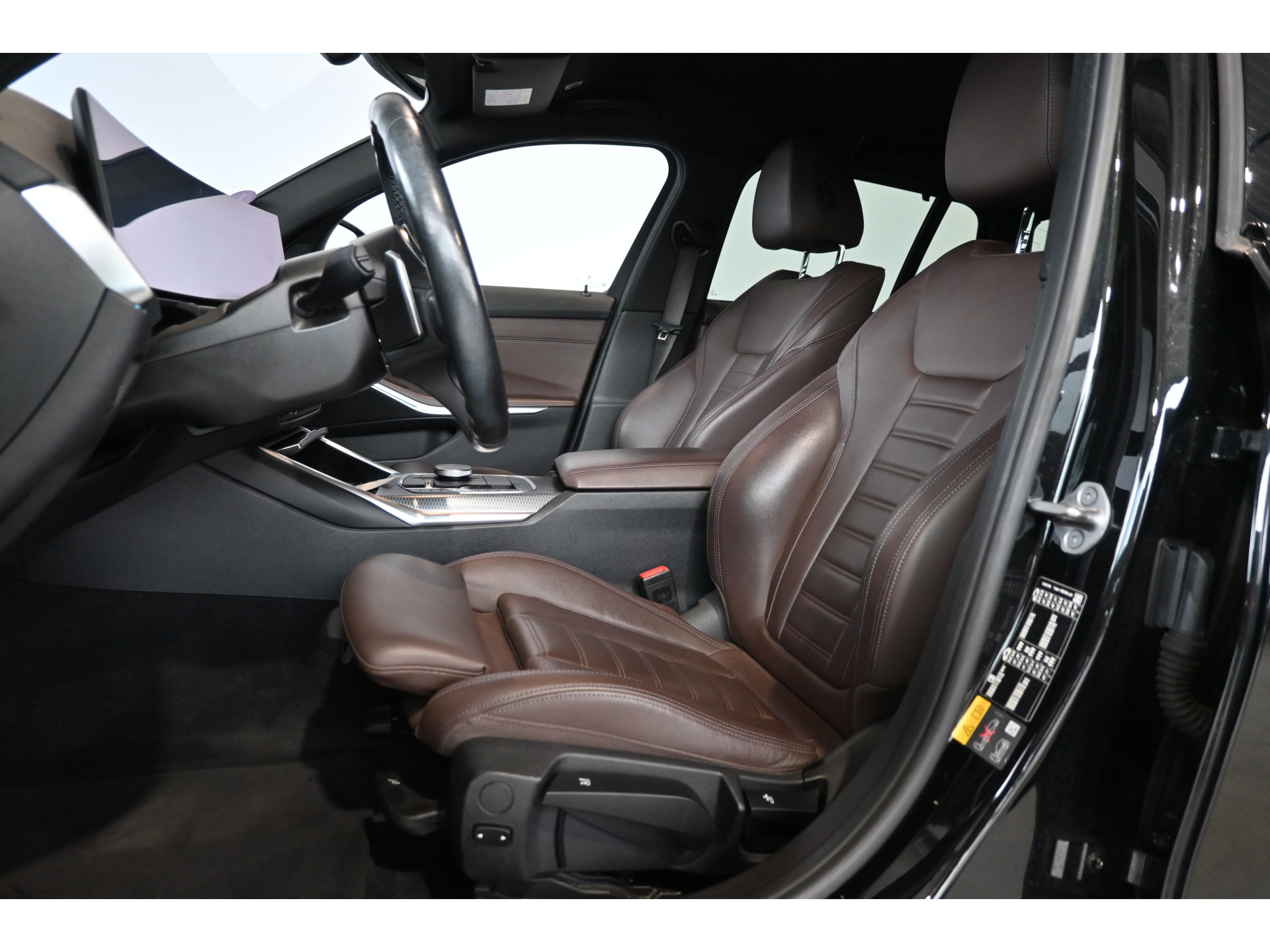 BMW 3-serie Touring 320e M-Sport Clima Cruise CarPlay LED Leder Navigatie 100% Onderhouden! Inruil Mogelijk!