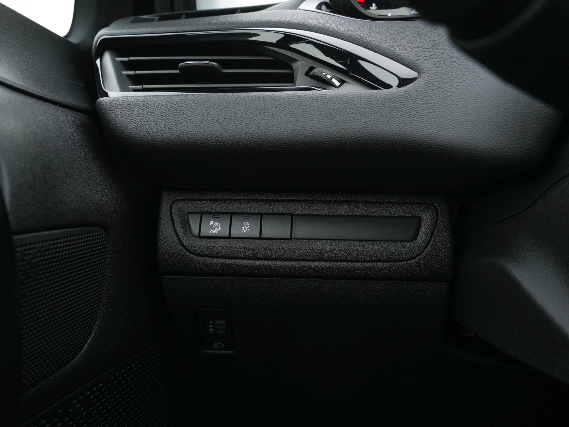 Peugeot 208 1.2 PureTech Blue Lion *AIRCO | NAVI-FULLMAP | COMFORTSEATS | CRUISE | PDC*