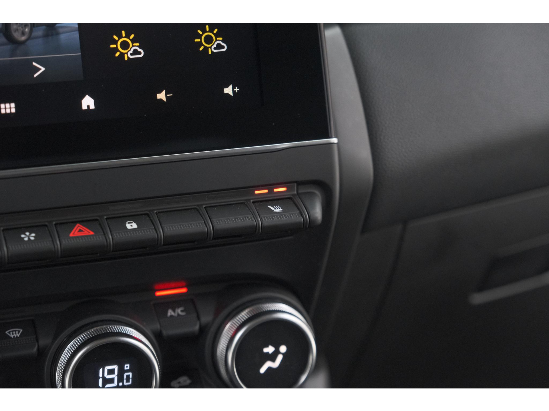 Renault Captur TCe 140 EDC Techno | Camera | 9.3 Inch Groot Scherm | Stoelverwarming | Apple Carplay