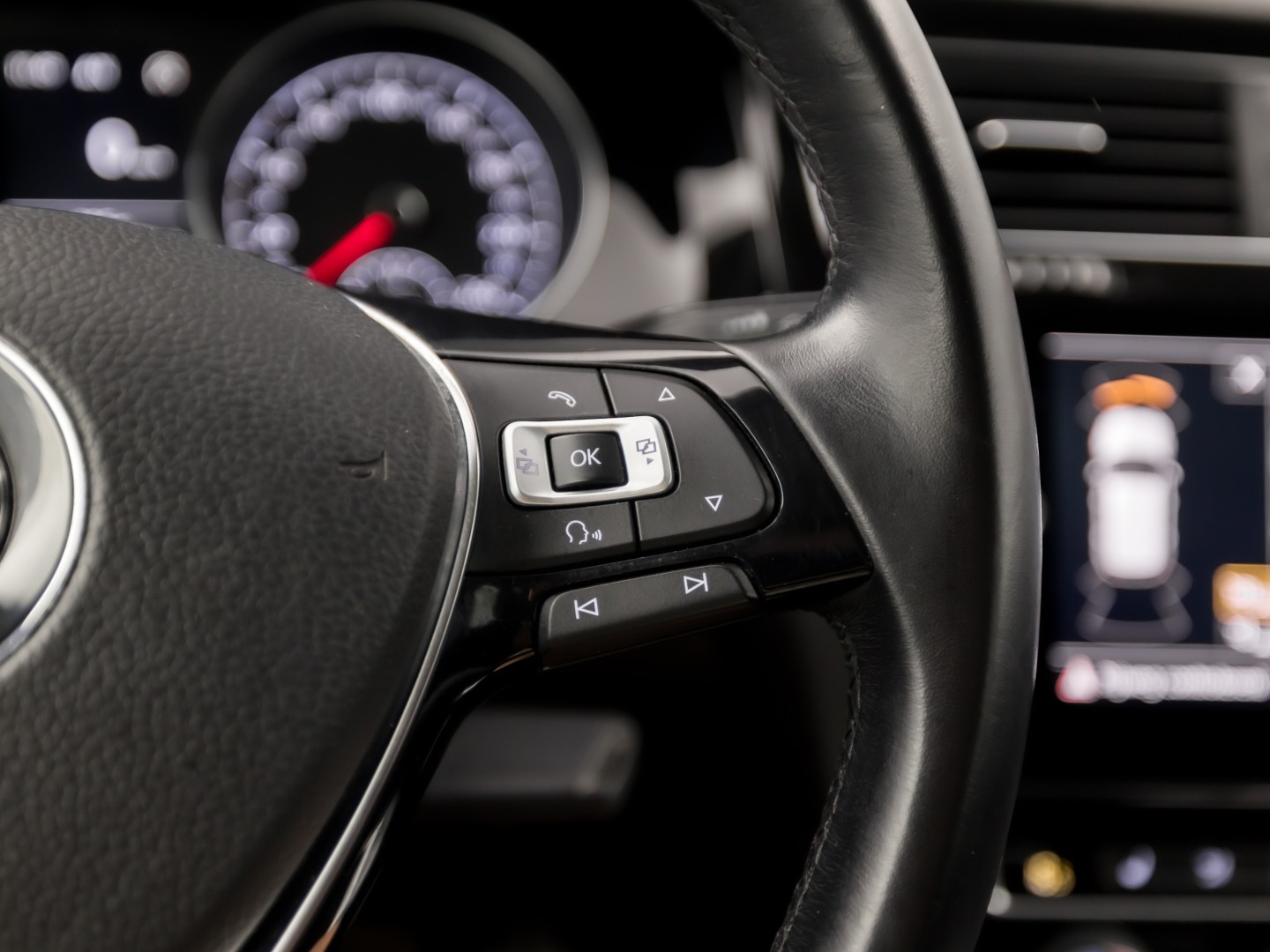 Volkswagen Golf 1.5 TSI 131PK Sportline (APPLE CARPLAY, GROOT NAVI, 4 CILINDER, CLIMATE, LED KOPLAMPEN, STOELVERWARMING, SPORTSTOELEN, GETINT GLAS, LM VELGEN, ADAPTIVE CRUISE, PARKEERSENSOREN, NIEUWSTAAT)