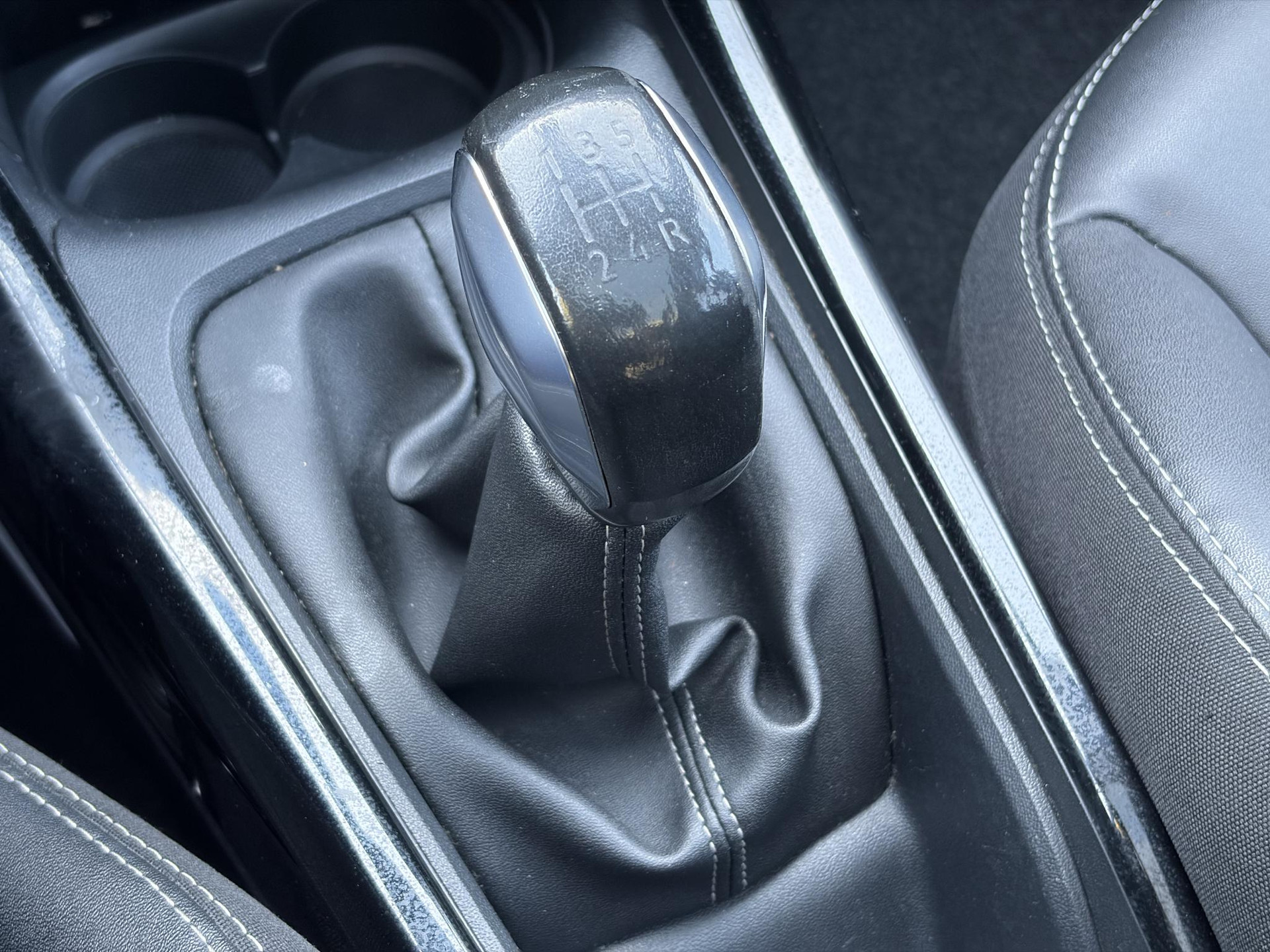 Peugeot 2008 1.2 PureTech Allure ✓1e Eigenaar✓D-riem vv in 2025✓110pk✓Navi✓Pano✓Carplay✓Pdc V+A✓Lm velgen✓N.A.P✓Halfleder✓Clima✓Apk tot 10-2027