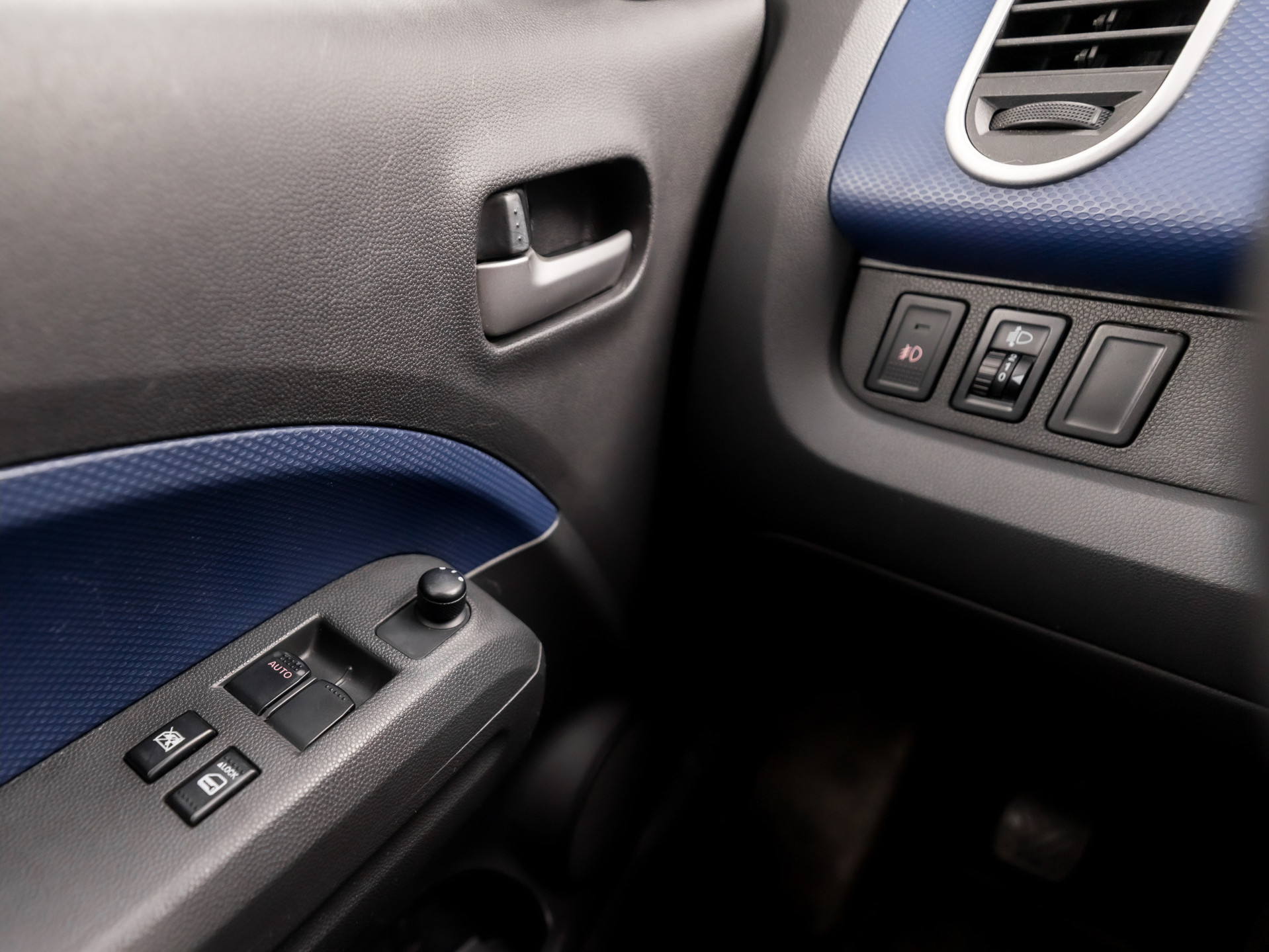 Opel Agila 1.2 Sport (AIRCO, ELEK RAMEN, SPORTSTOELEN, GETINT GLAS, NIEUWE APK, NIEUWSTAAT)