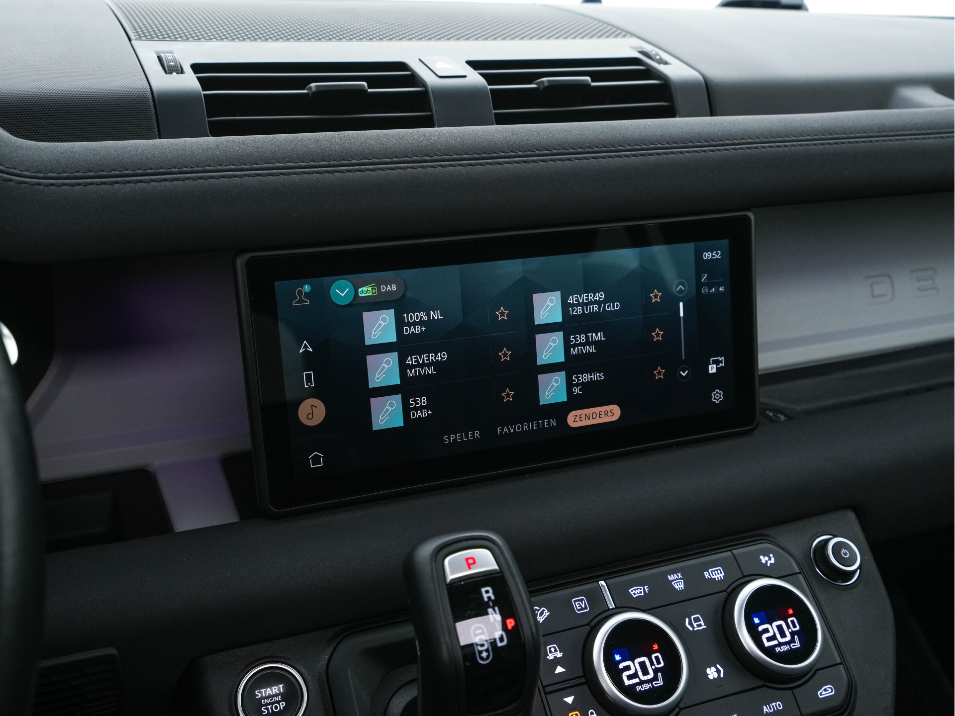 Land Rover Defender 110 2.0 P400e 110 XS Edition (Plug-in) (INCL.BTW) *PANO | LUXURY-LEATHER | FULL-LED | MERIDIAN-SOUND | BLIND-SPOT | TOP-VIEW | AIR-SUSPENSION | CCS-FASTLOADER | HEATED-COMFORTSEATS | KEYLESS | CARPLAY | LANE-ASISSIT | DAB+ | 20''A