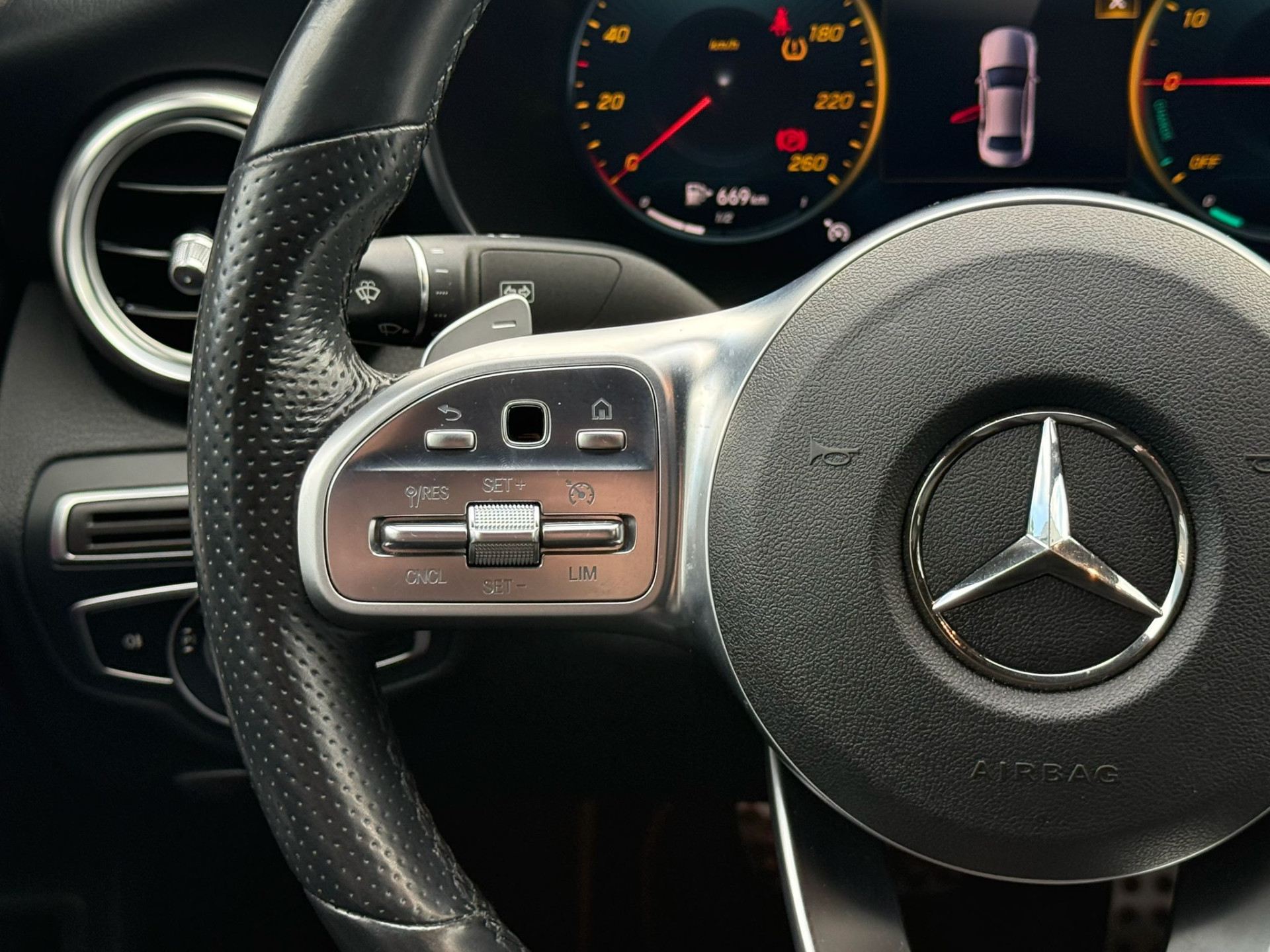 Mercedes-Benz C-klasse 300 e Advantage Pack | 3/6/12MND GARANTIE | AUTOMAAT | CRUISE | LED | LEDER | 360 CAMERA | SFEER | CARPLAY | NAVI |