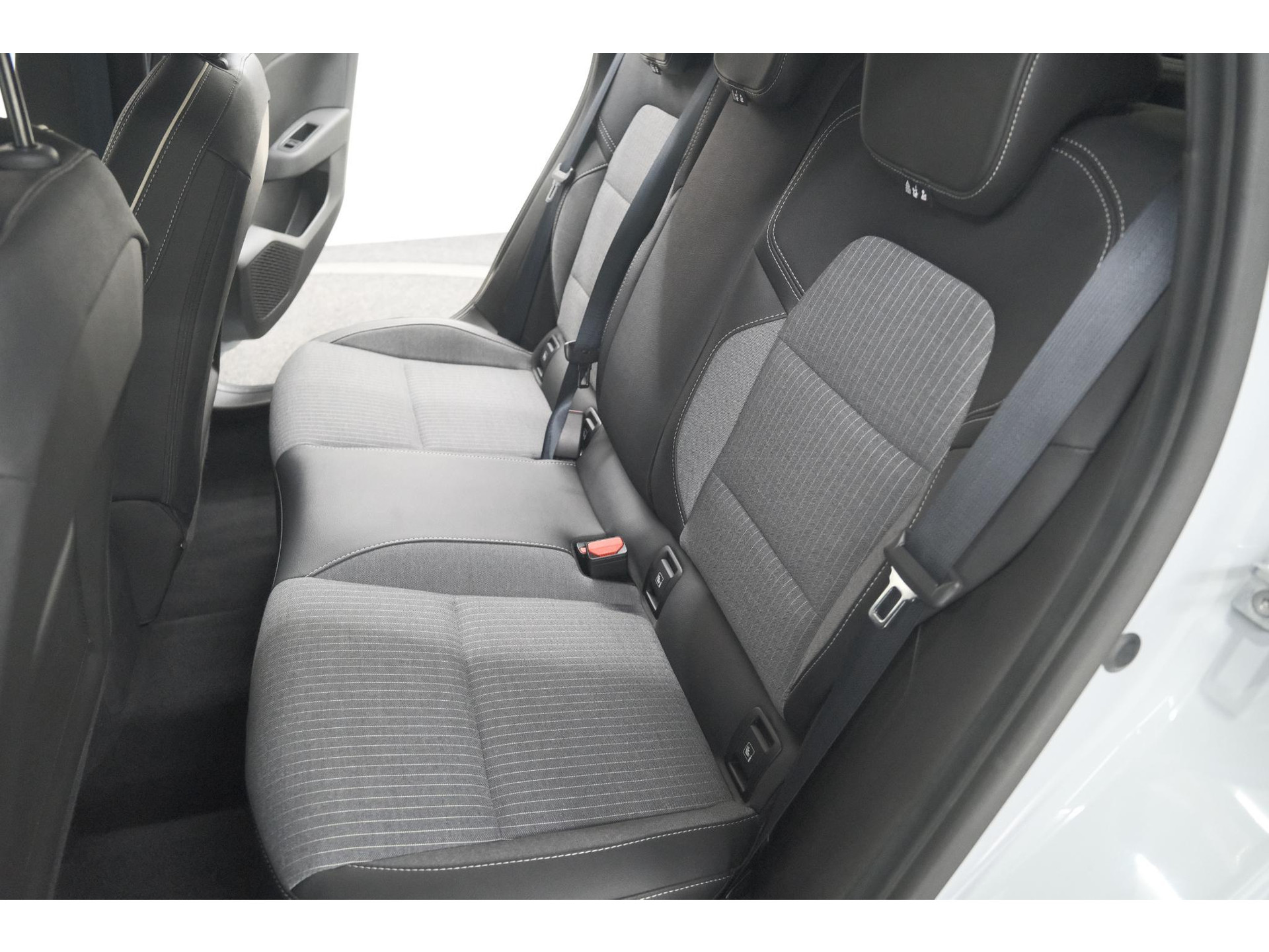 Renault Clio TCe 90 GPF techno | 360 Camera | Adaptieve Cruise Control | Navigatie | 9.3 Inch Groot Scherm