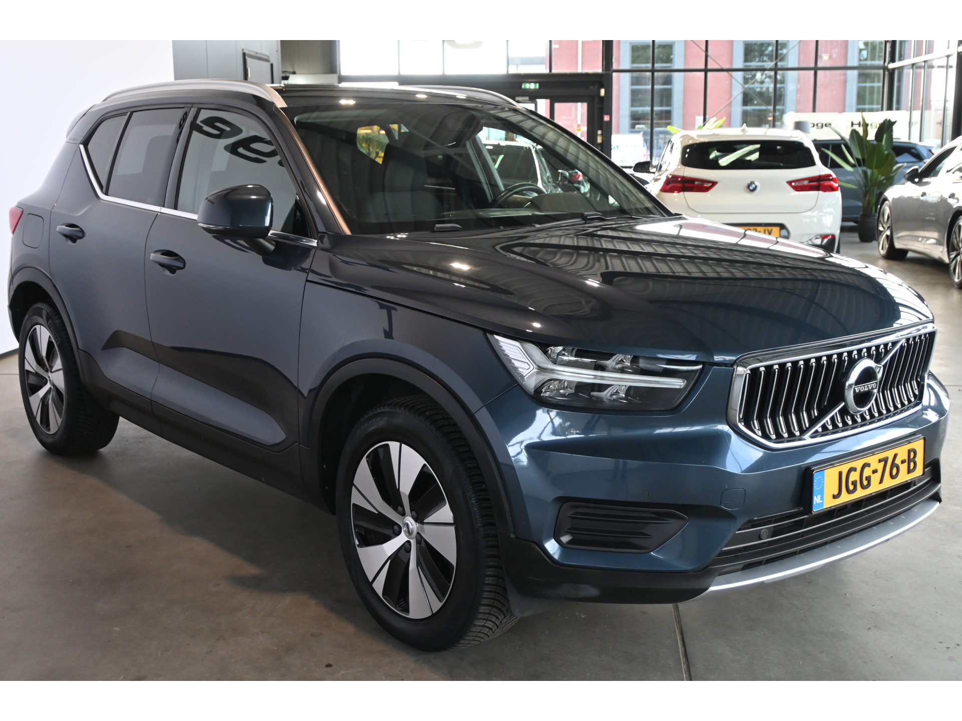 Volvo XC40 1.5 T5 Recharge Inscription Clima Cruise CarPlay Trekhaak PDC Lane Assist Camera 100% Onderhouden! Inruil Mogelijk!