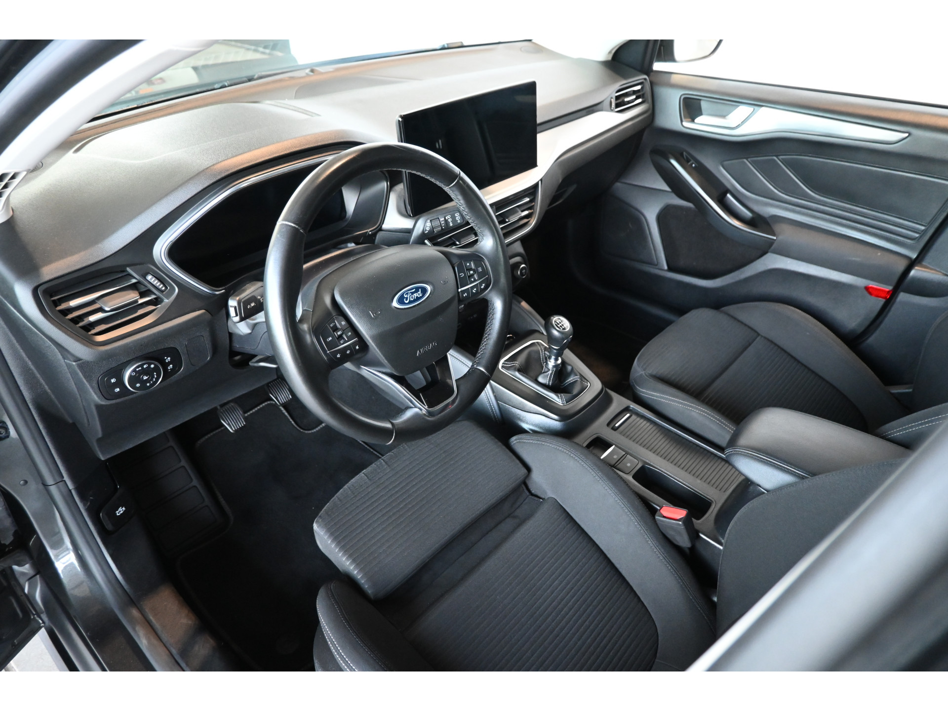 Ford Focus Wagon 1.0 EcoBoost Hybrid Titanium X Nap! Cruise Clima Full LED Trekhaak CarPlay Navigatie Inruil Mogelijk!