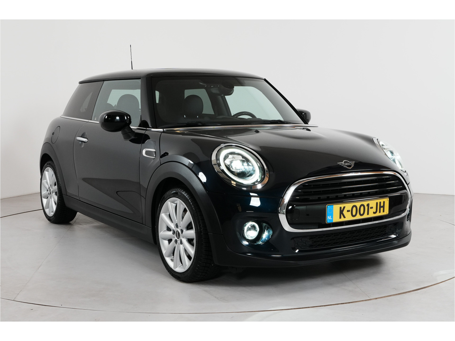 MINI 3-Deurs 1.5 Cooper Chili | Pano | Leder | Stl. verw. | PDC | Sportstoelen |