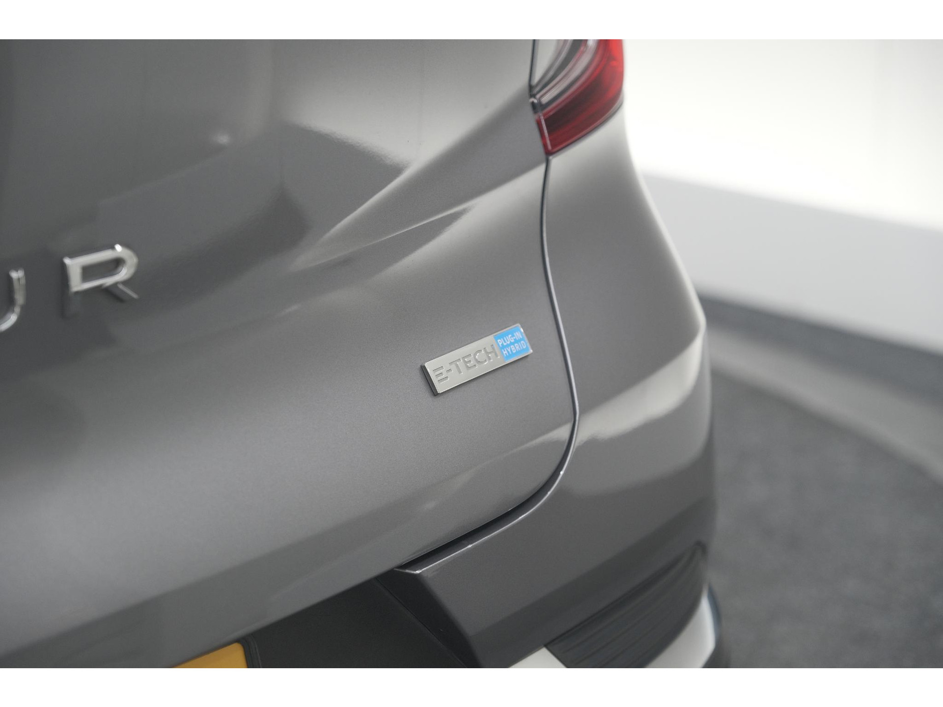 Renault Captur 1.6 E-Tech Plug-in Hybrid 160 Intens | Parkeersensoren | Apple Carplay | Navigatie | Climate Control