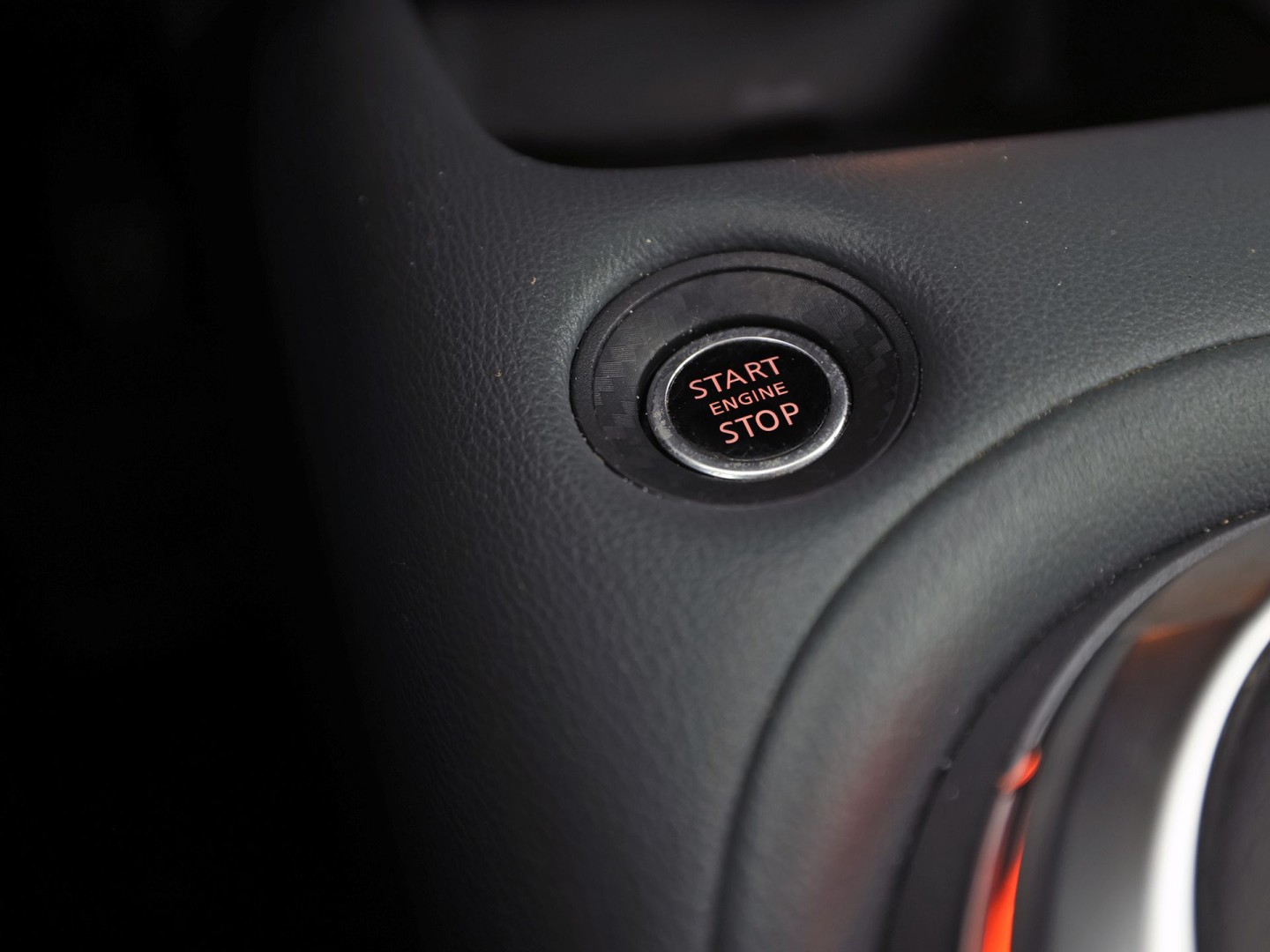 Nissan Juke 1.0 DIG-T N-Connecta (APPLE CARPLAY, GROOT NAVI, CLIMATE, CAMERA, SPORTSTOELEN, GETINT GLAS, KEYLESS START, CRUISE, NIEUWSTAAT)