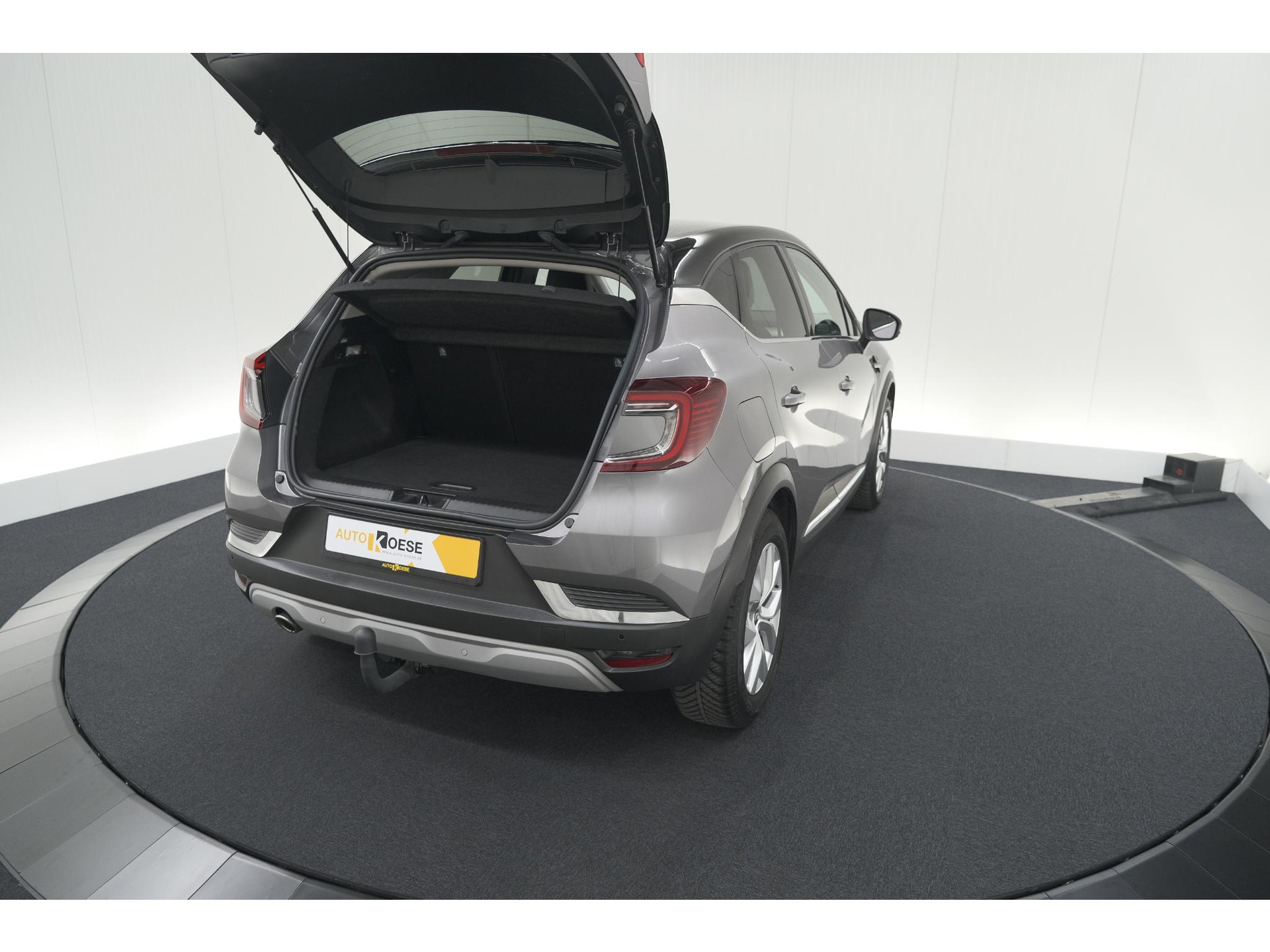 Renault Captur TCe 100 Intens | Trekhaak | Camera | Navigatie | Parkeersensoren