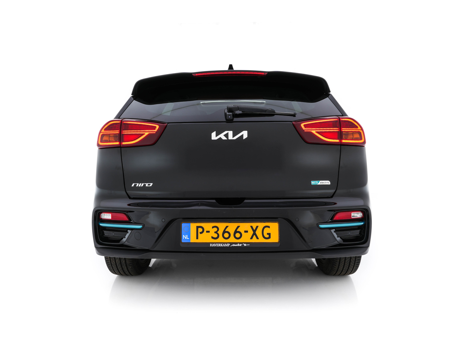 Kia e-Niro ExecutiveLine 64 kWh [ 3-Fase ] {SOH-100%} (INCL-BTW) Aut. *PANO | LEATHER | JBL-AUDIO | FULL-LED | NAVI-FULLMAP | DAB | ADAPTIVE-CRUISE | CAMERA | MEMORY-PACK | LANE-ASSIST | CCS-FASTLOADER | KEYLESS | DIGI-COCKPIT | 17"ALU*