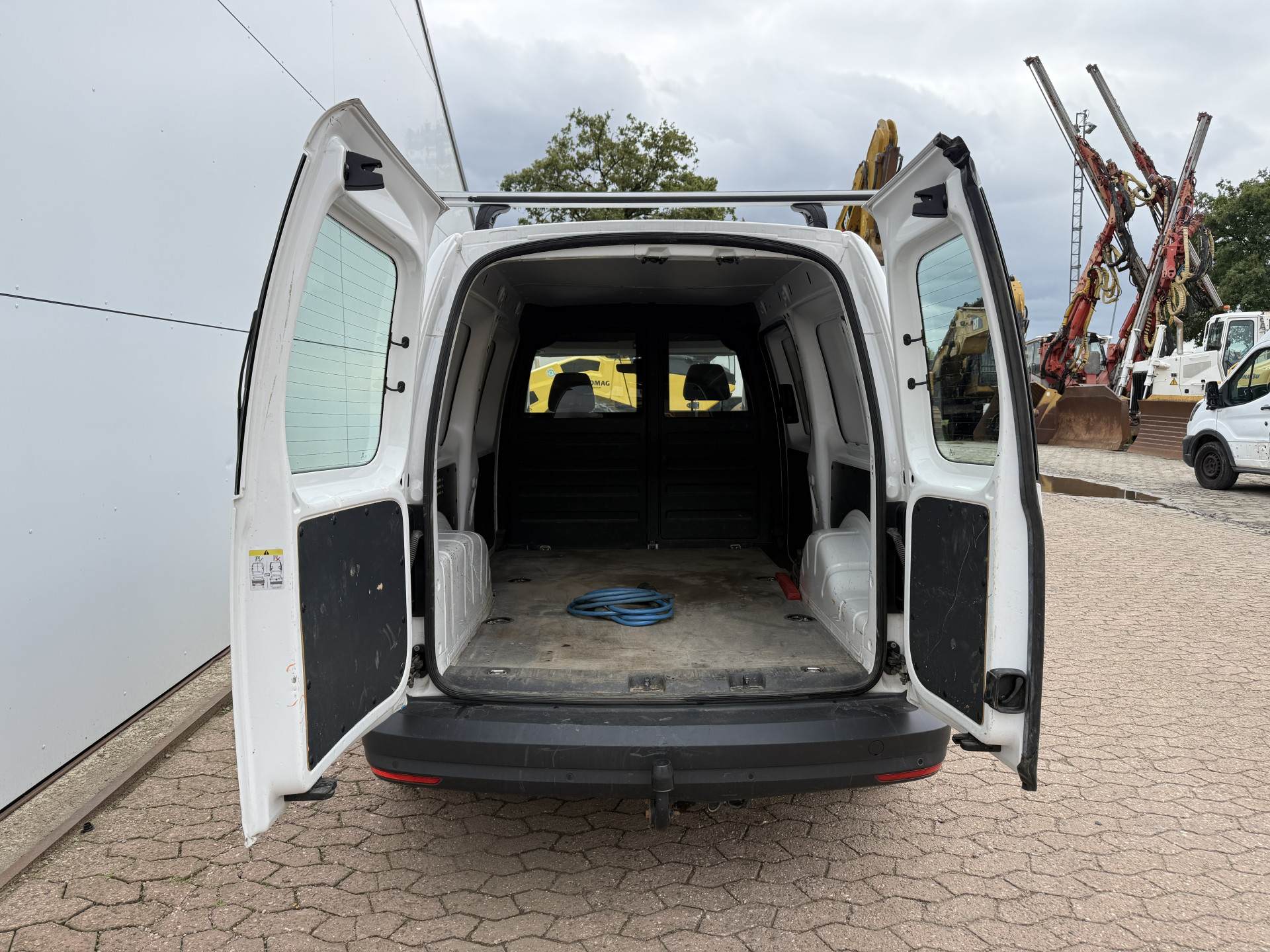 Volkswagen e-Caddy 37kWh 113PK L2H1 Elektrisch Caddy ABT Maxi 37,3kWh 159km WLTP Trekhaak Lichmetalen Velgen Airco Stoelverwarming Apple Carplay Parkeersensoren