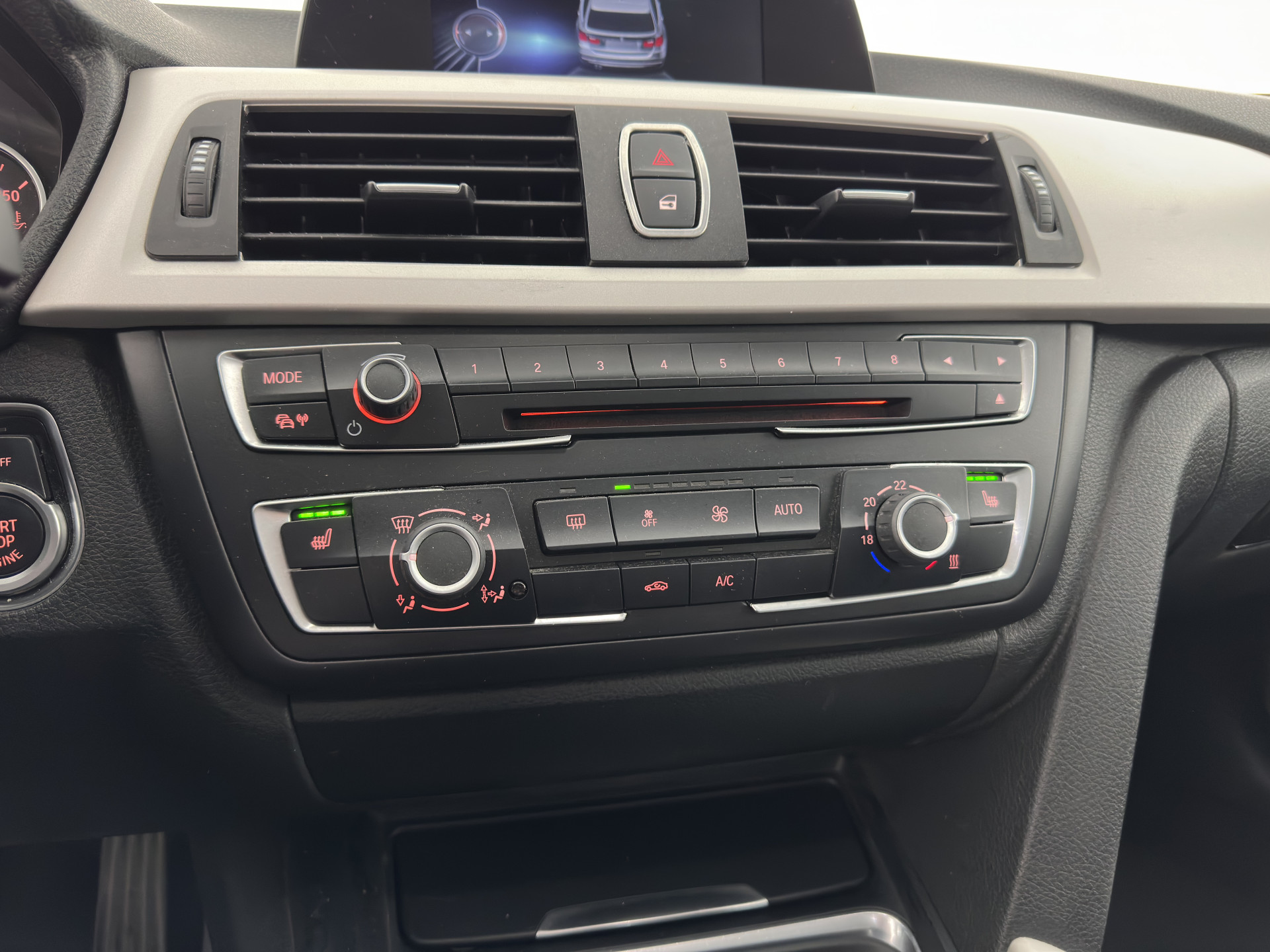 BMW 3-serie Touring 316d High Executive *FULL-LEATHER | NAVI-FULLMAP | HEATED-COMFORTSEATS | AIRCO | CRUISE | PDC | 17''ALU*