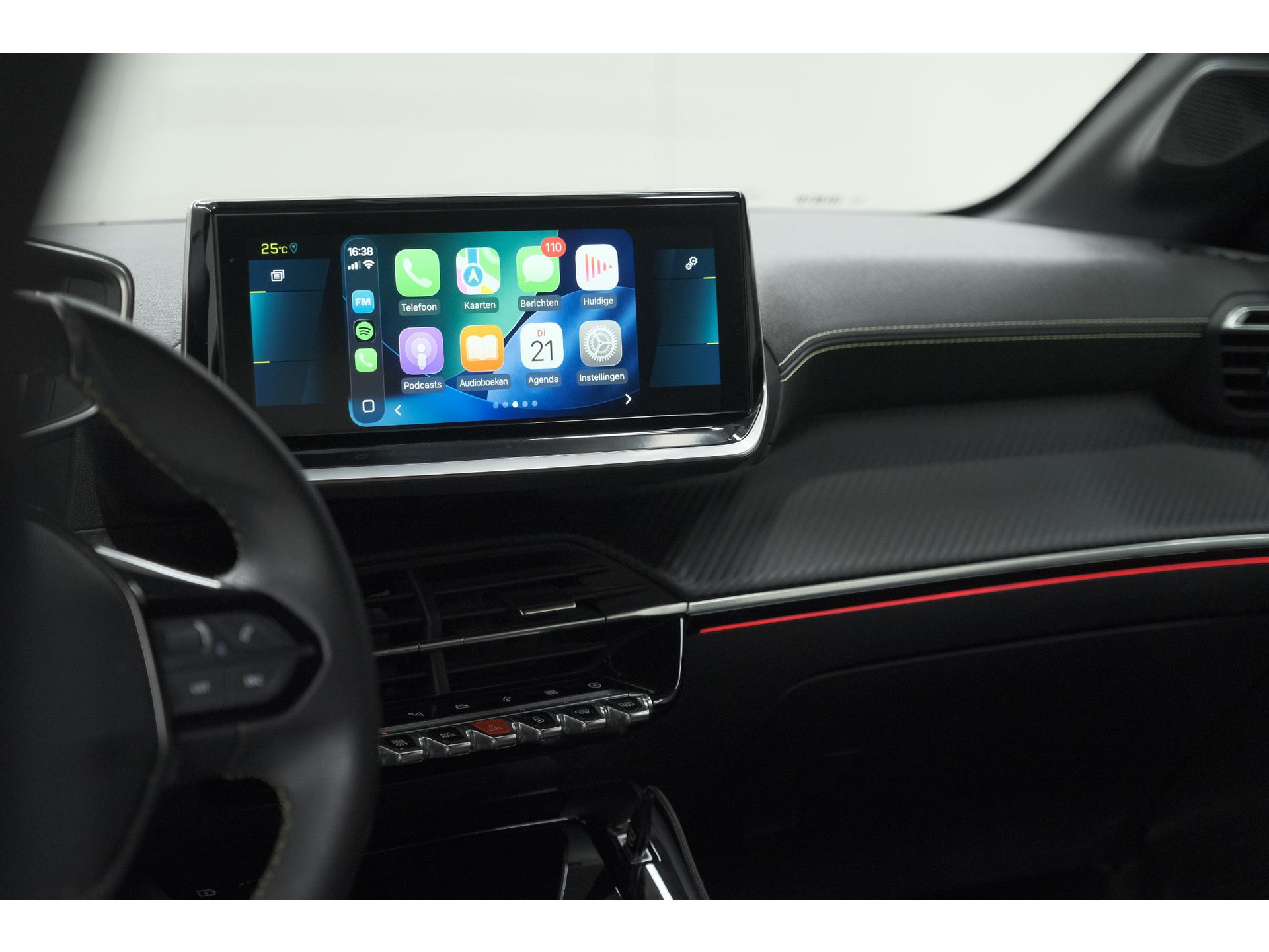 Peugeot e-208 EV GT 50 kWh | 93,7% SOH | Black Pack | Dodehoekdetectie | Camera | Apple Carplay