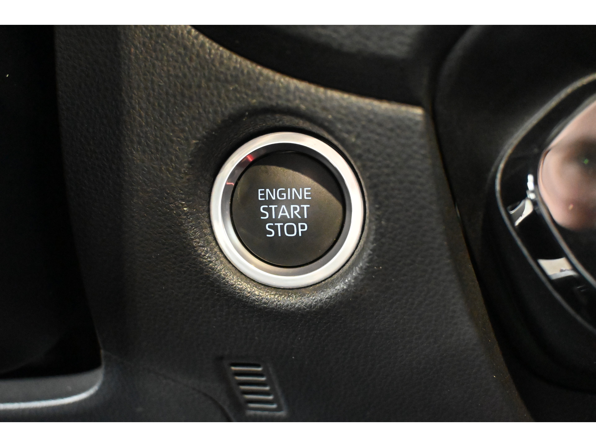 Toyota Aygo X 1.0 VVT-i MT Play Clima Carplay Panoramadak Camera LED Rijklaarprijs Inruil Mogelijk!