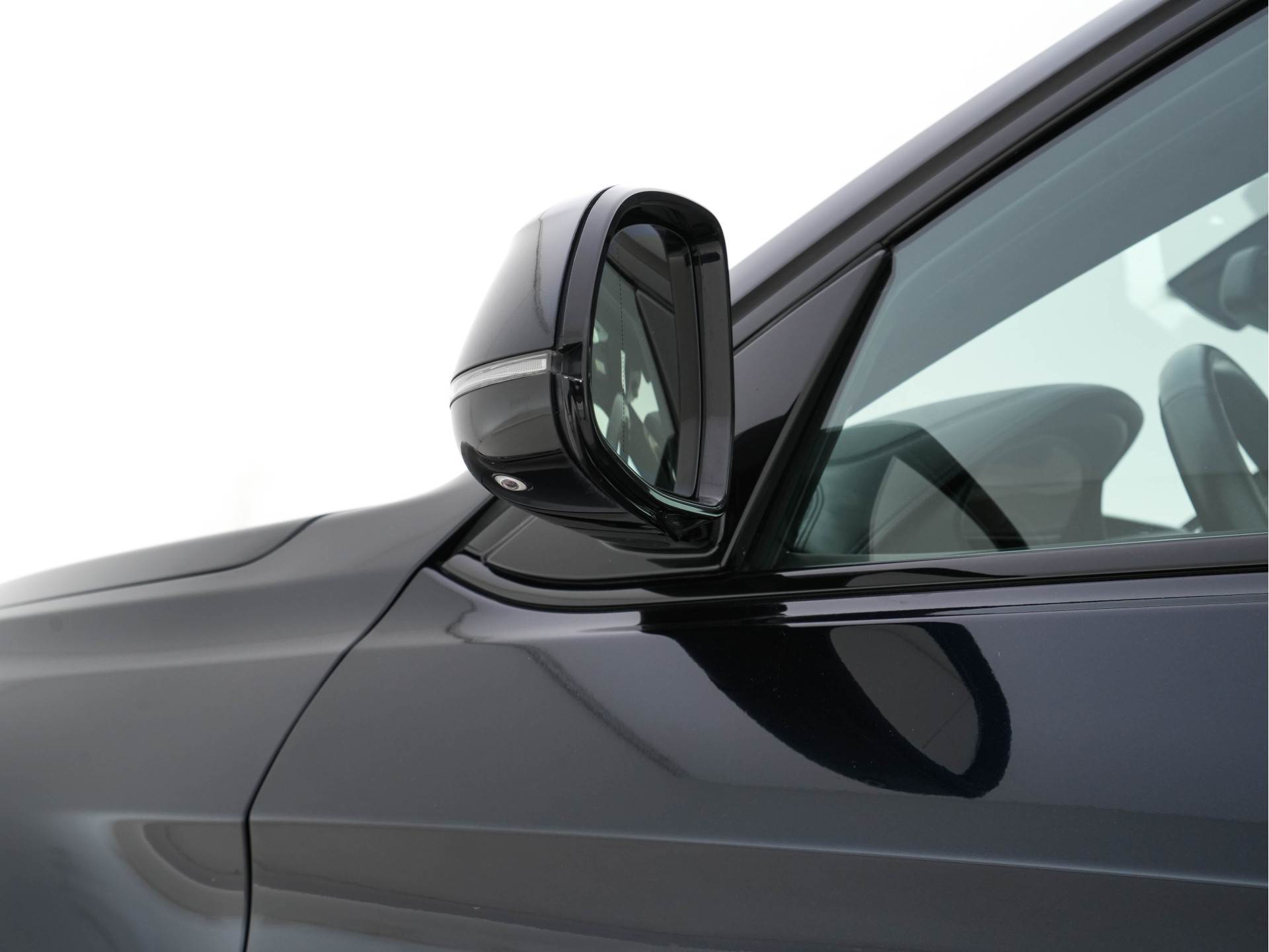 BMW X6 xDrive50i High-Executive M-Sportpack Aut. *PANO | HEAD-UP | TWO-COLOUR-LUXURYLEATHER | FULL-LED | MEMORY-PACK | HARMAN/KARDON-SOUNDSYSTEM |  | BLIND-SPOT | KEYLESS | CAMERA | COMFORT-SEATS | SOFT-CLOSE | 20''ALU*