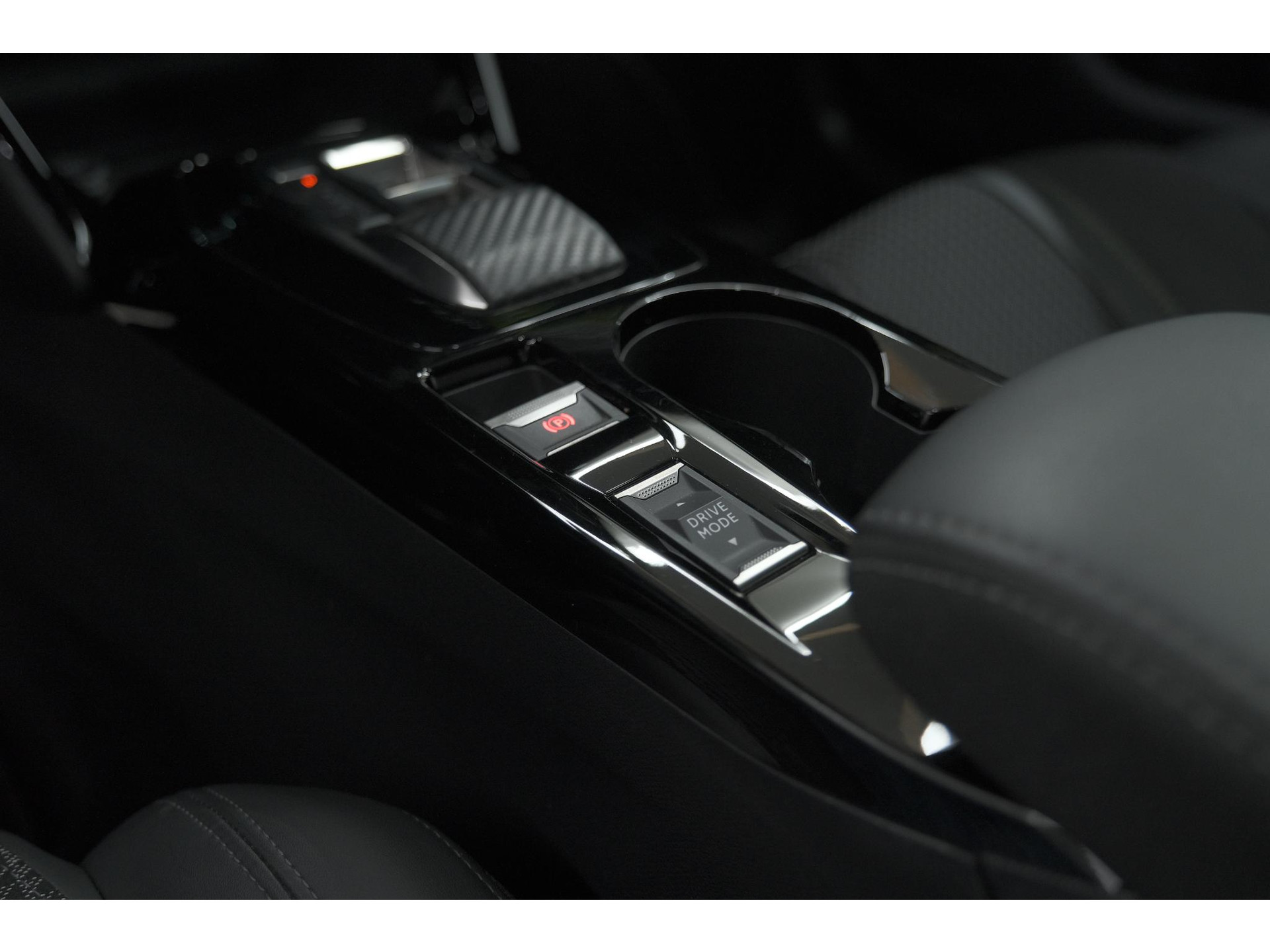 Peugeot 208 PureTech 130 EAT8 GT | Glazen Panoramadak | Camera | Navigatie
