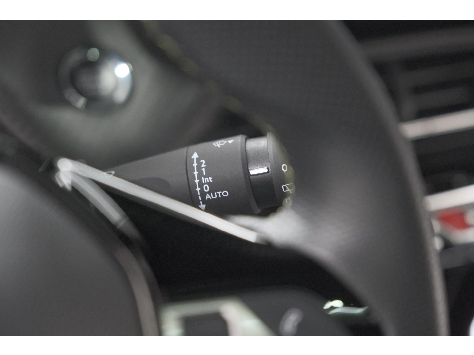 Peugeot e-2008 EV GT Avantage 54 kWh | 96.8% SOH | 11 KW Lader | 360 Camera | Panoramadak | Dodehoekdetectie