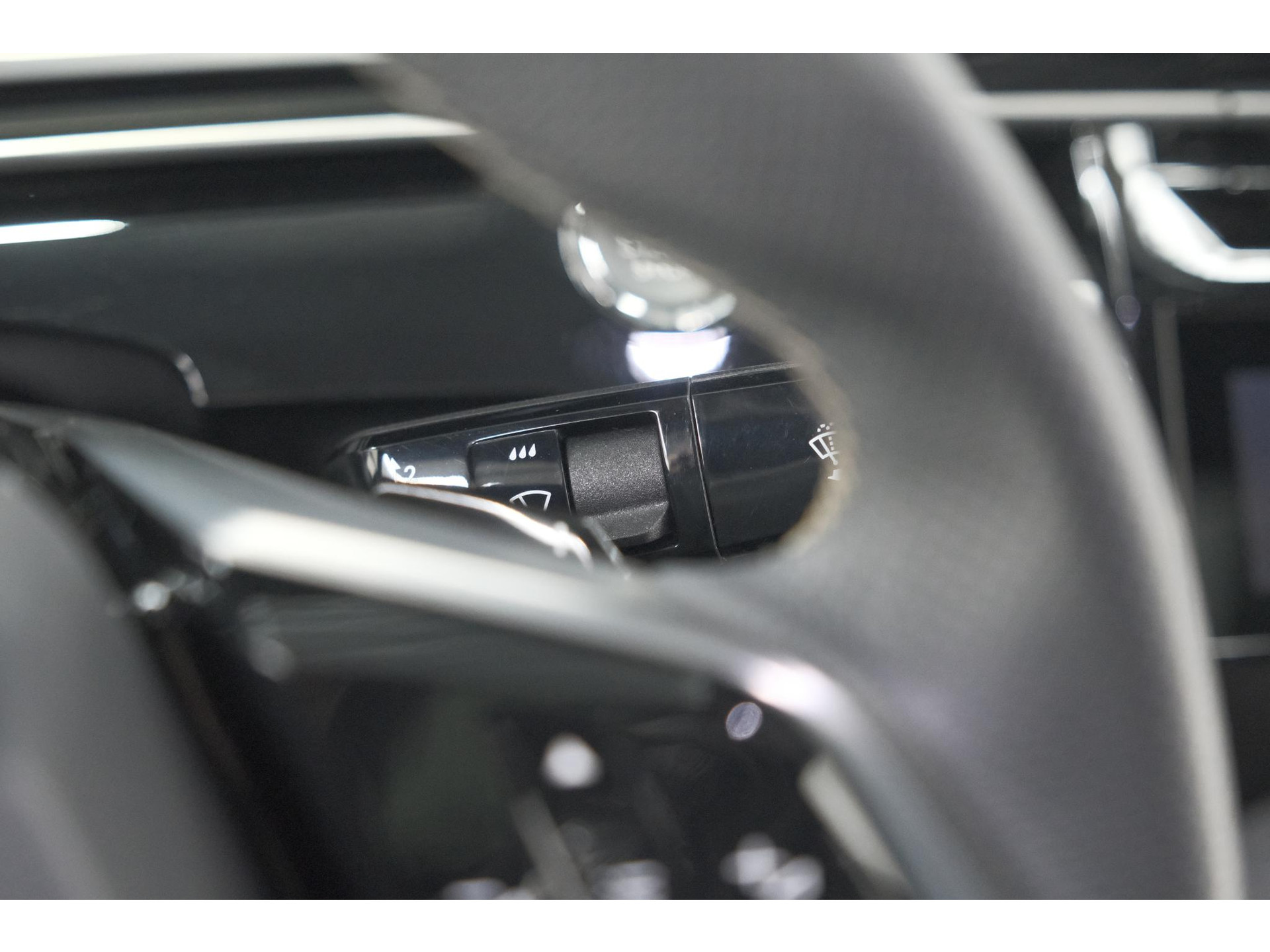 Peugeot 3008 1.2 Hybrid 136 GT | Panoramadak | 360 Camera | Stoelverwarming | Elektrische Kofferklep | Allseason Banden