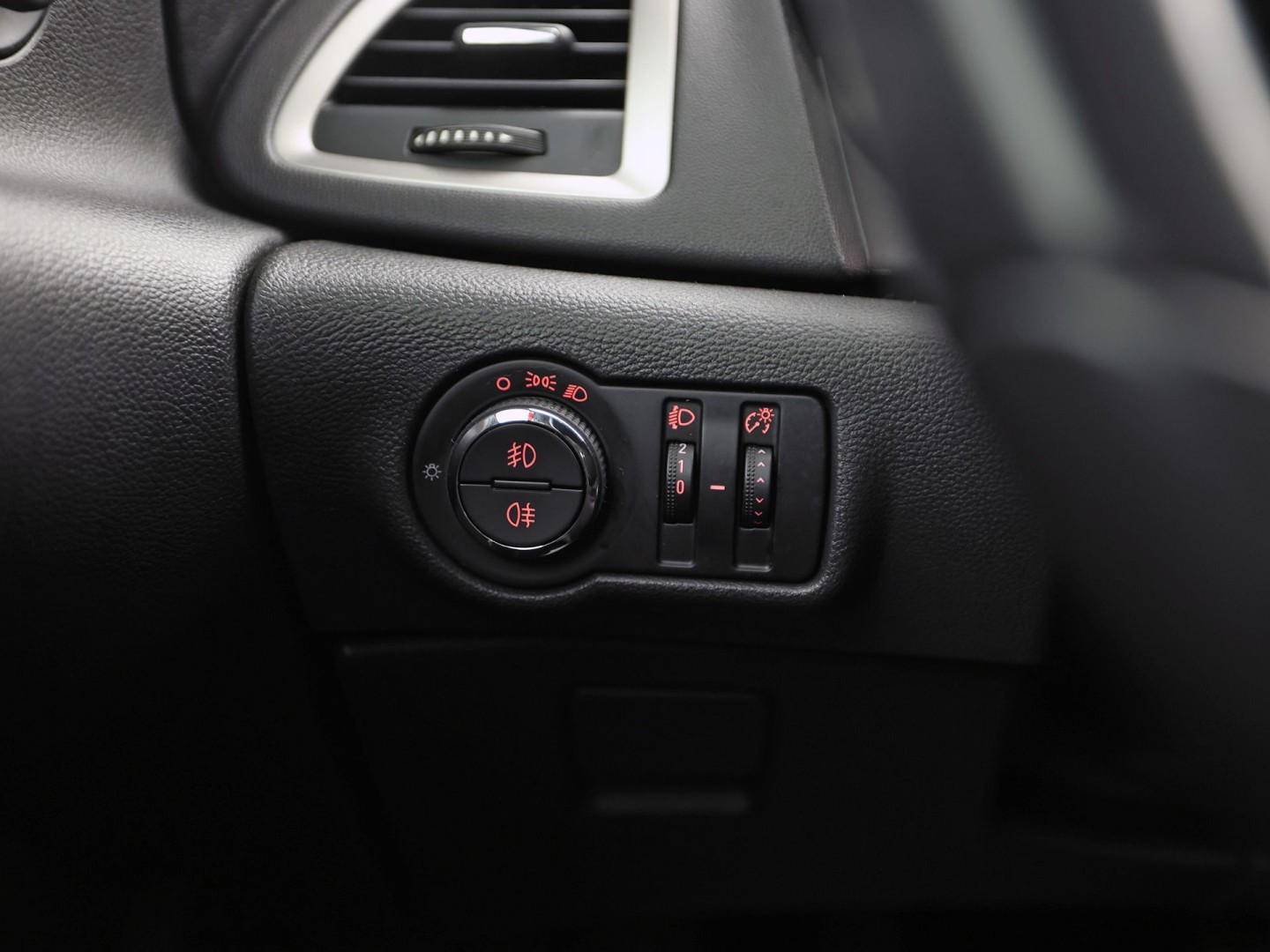 Opel Astra 1.6 Selection (CLIMATE, CRUISE CONTROL, SPORTSTOELEN, NIEUWE APK, NIEUWSTAAT)