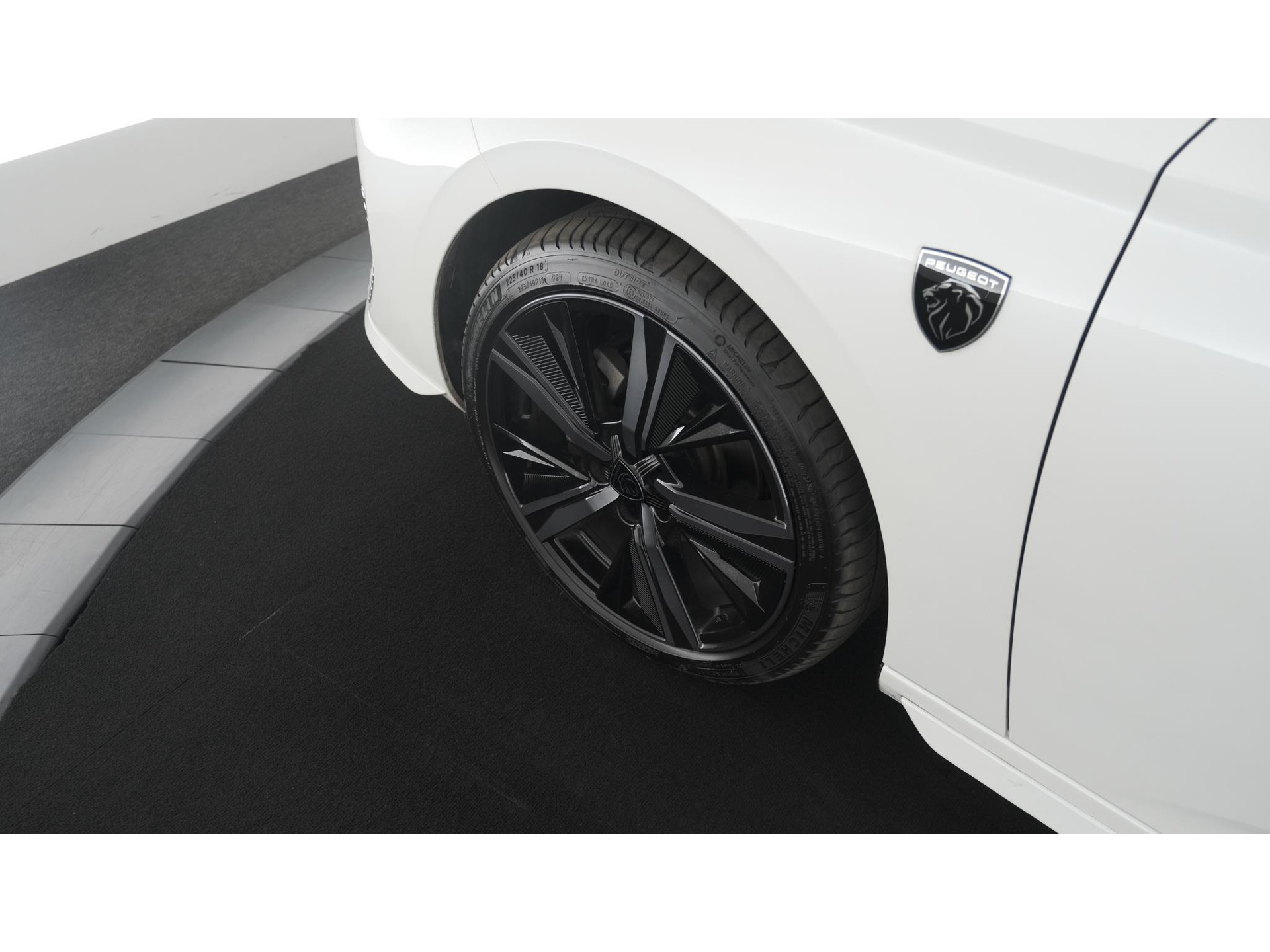 Peugeot 308 PureTech 130 GT Pack Business | Camera | Dodehoekdetectie | Apple Carplay