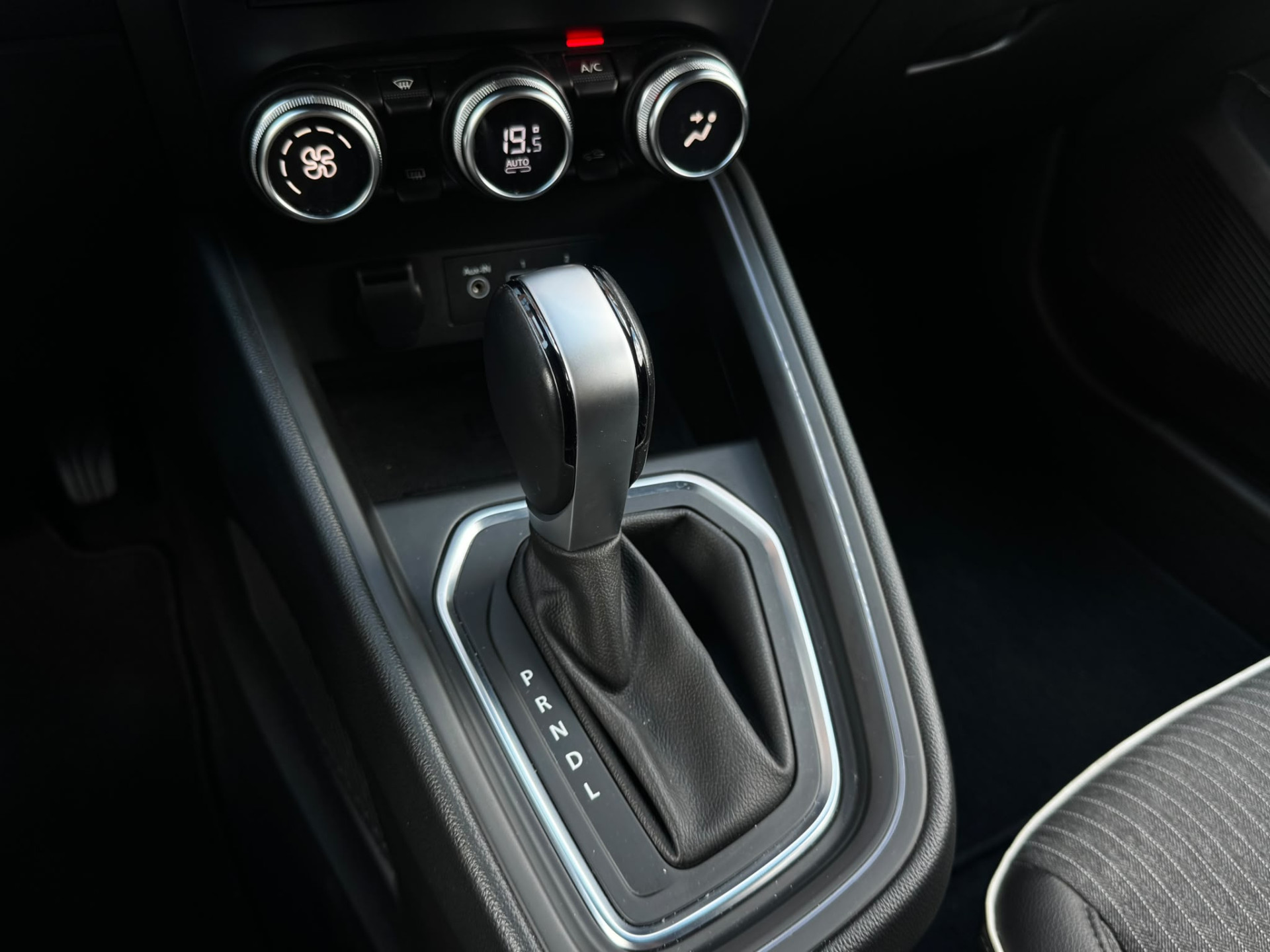 Renault Clio 1.0 TCe 100PK Automaat Intens Camera Trekhaak Apple-Carplay