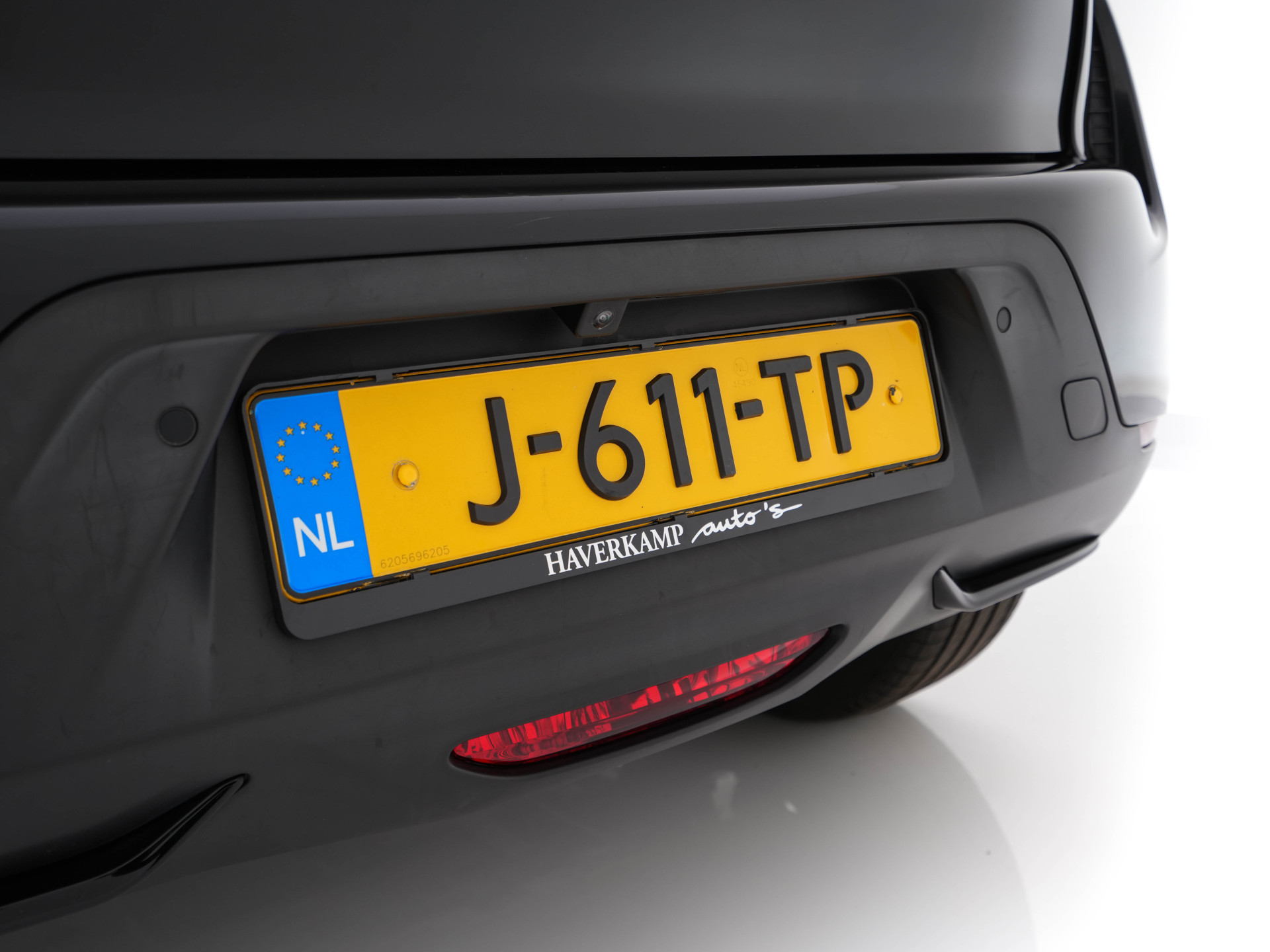 DS 3 Crossback E-Tense Performance Line+ 50 kWh [ 3-Fase ] {SOH-90%} (INCL-BTW) *LEATHER-FABRIC | MATRIX-LED | ADAPTIVE-CRUISE | DIGI-COCKPIT | HEATED-SPORTSEATS | CAMERA | KEYLESS | NAVI-FULLMAP | DAB+ | ECC | PDC | PRIVACY-GLASS | 18''ALU*