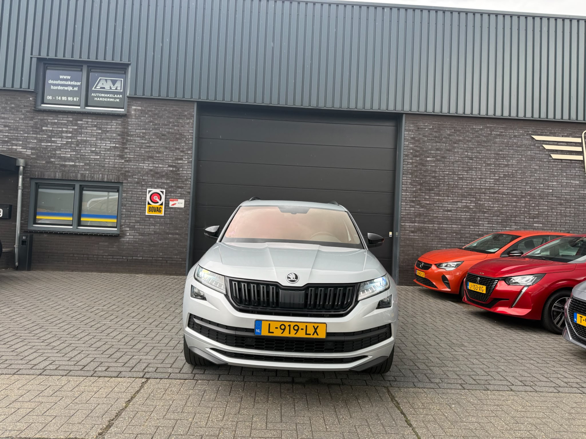 ŠKODA Kodiaq 1.5 TSI Sportline Business | 1E EIGENAAR | 3/6/12 MND GARANTIE | AUTOMAAT | PANO | LED | DAB | MEMORY | CARPLAY | DIGITAAL COCKPIT | TREKHAAK |