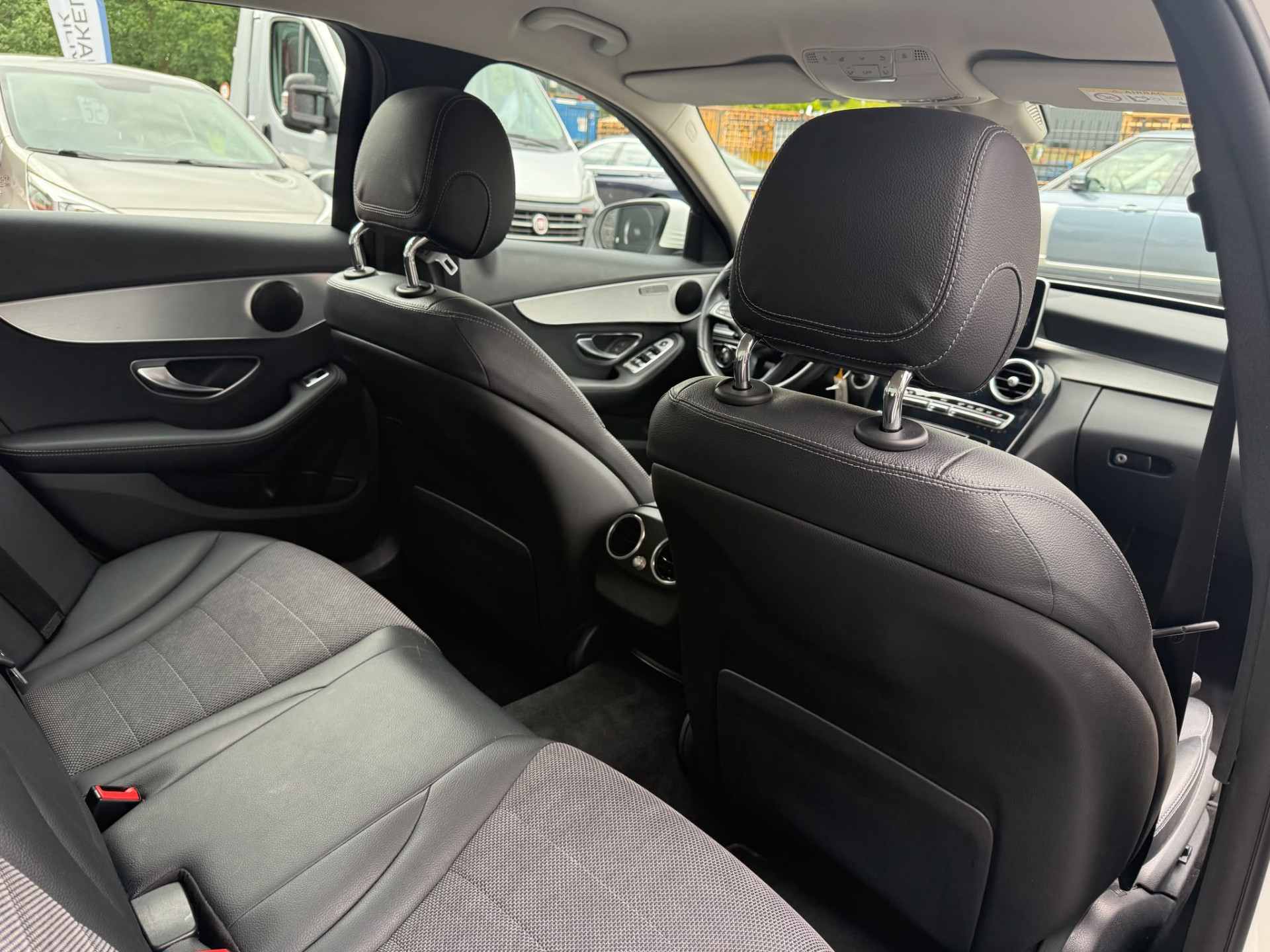Mercedes-Benz C-klasse 200 Premium Plus | 1E EIGENAAR | 3/6/12MND GARANTIE| LED | CRUISE | SFEER | STOELVERWM. | NAVI |