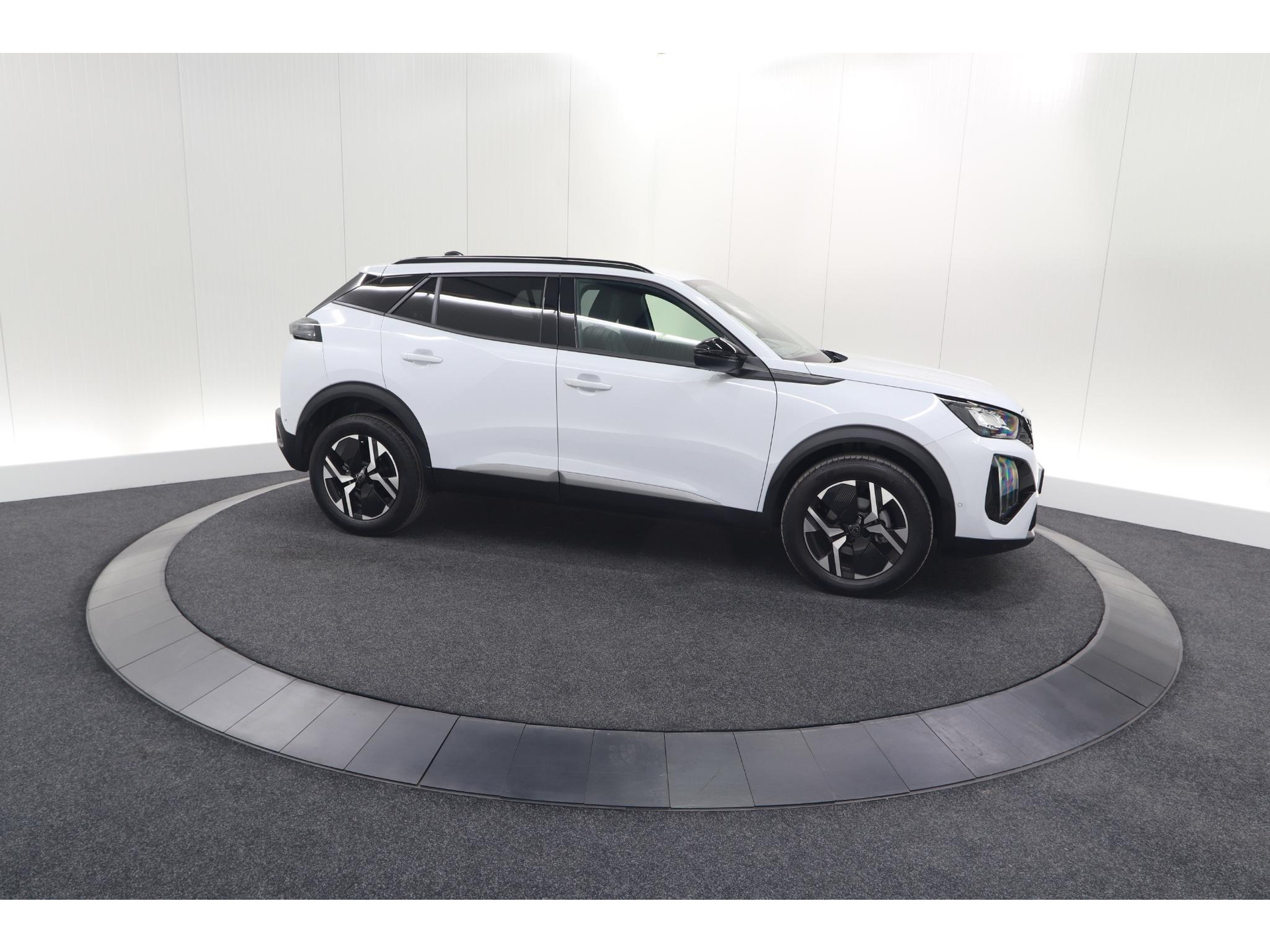Peugeot 2008 PureTech 100 Allure | 360 Camera | Dodehoekdetectie | Navigatie | Apple Carplay