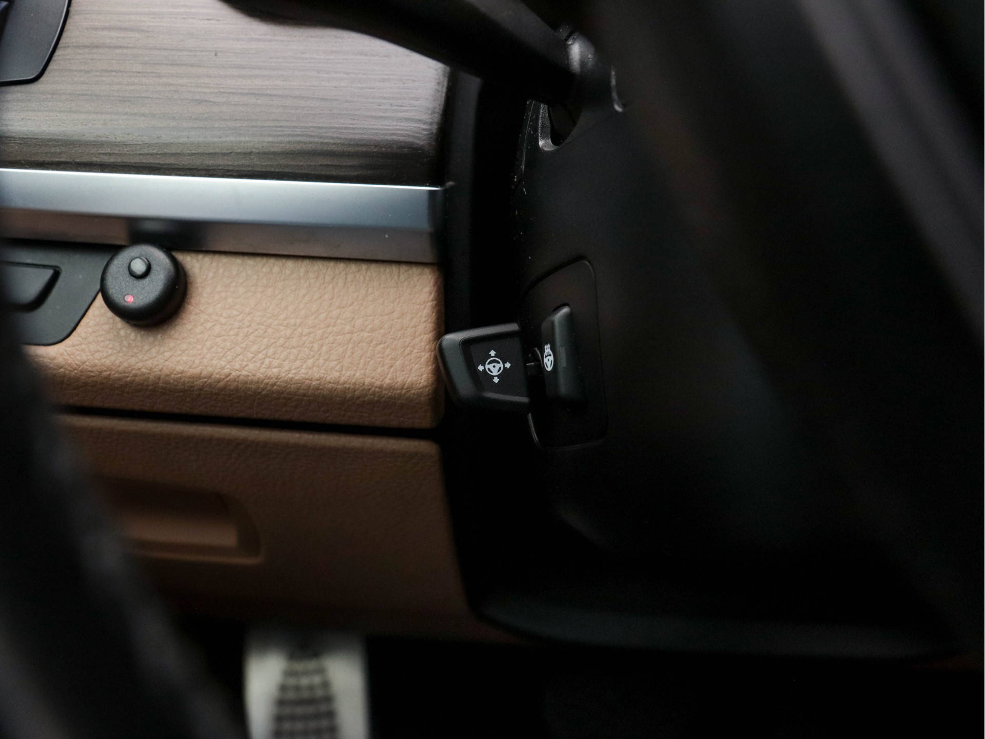 BMW 7-serie 740d xDrive M-Sport Aut. *PANO | LEATHER | FULL-LED | SURROUND-VIEW | NAVI-FULLMAP | SOFT-CLOSE | HEAD-UP | HARMAN/KARDON-AUDIO | KEYLESS | CRUISE | HEATED-SPORTSEATS | LANE-ASSIST | MEMORY-PACK | TOWBAR