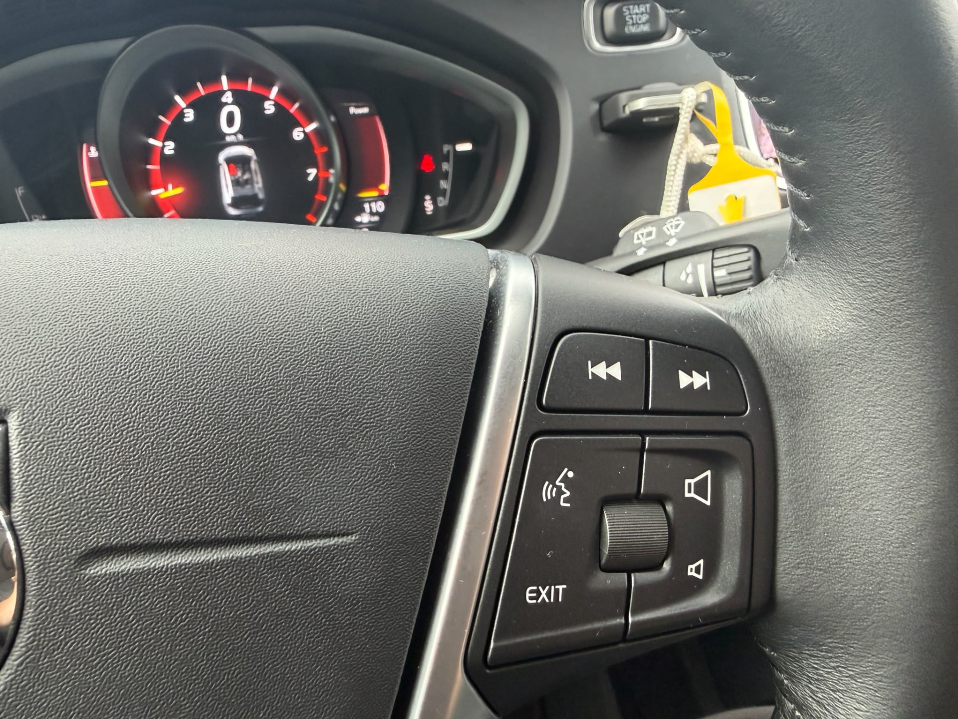 Volvo V40 Cross Country 1.5 T3 Summum | 2E EIGENAAR | 3/6 of 12 MND GARANTIE | PANO DAK | CAMERA | NAVI | MEMORY |
